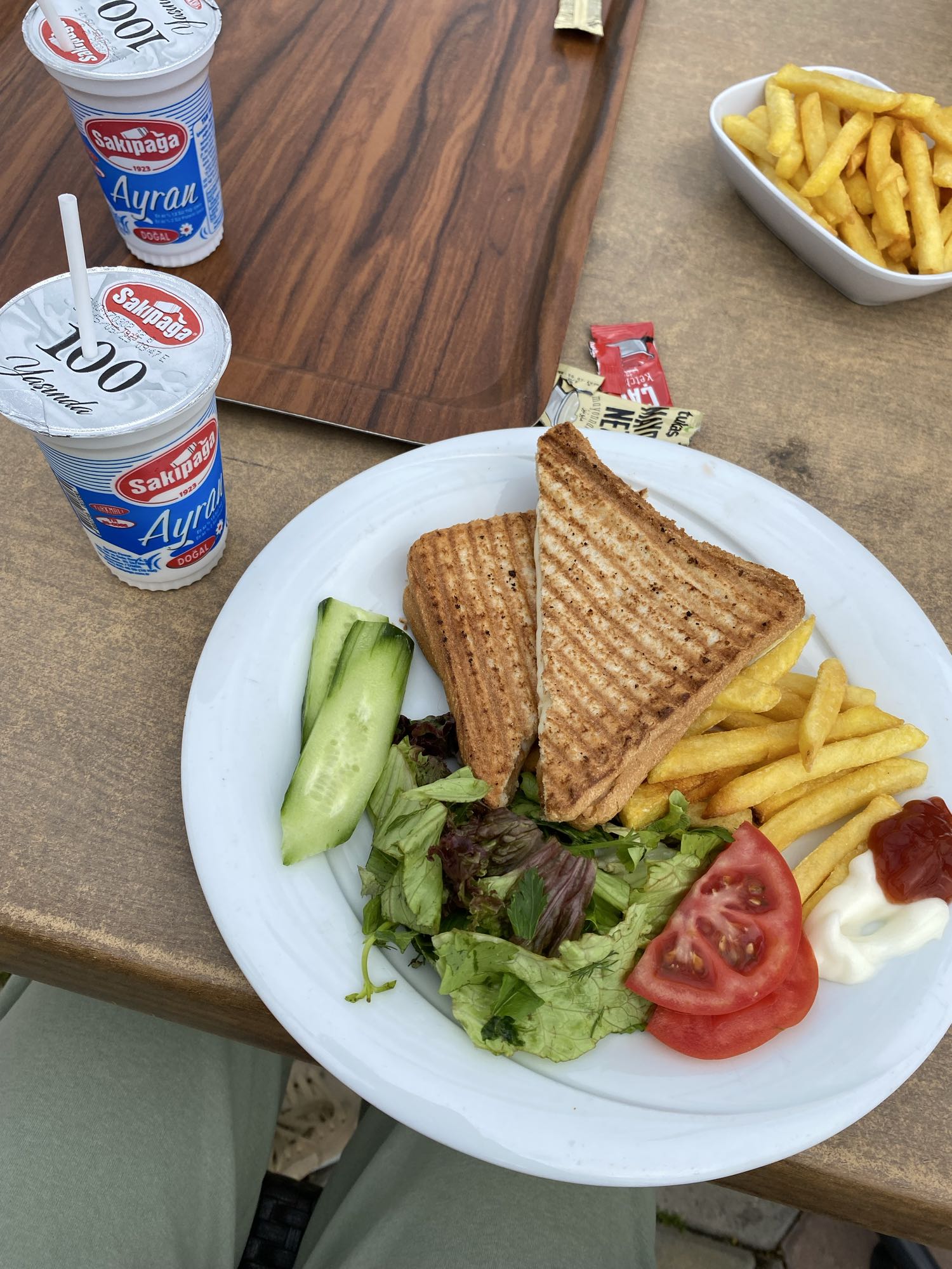 Tost ve patates tabağı