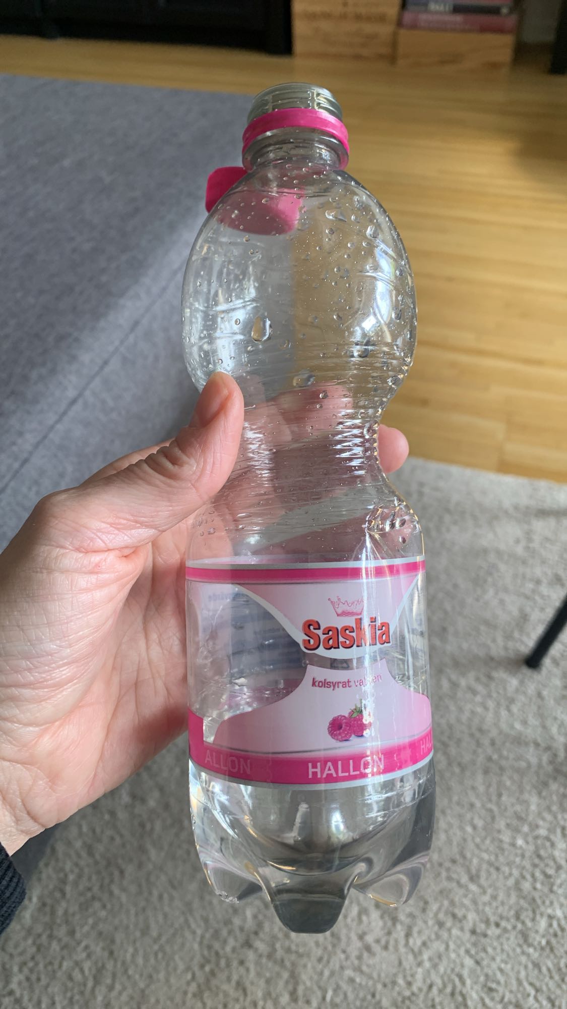 Hallon kolsyrat vatten