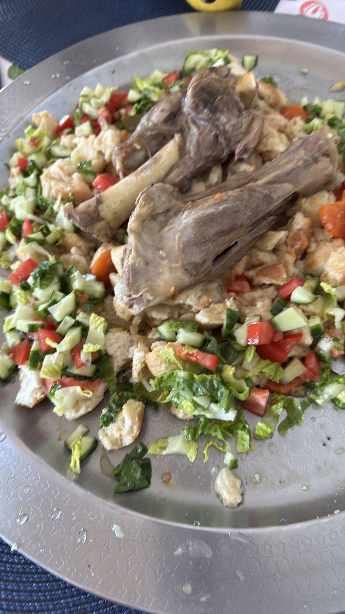 Lamm med grönsaker & bröd