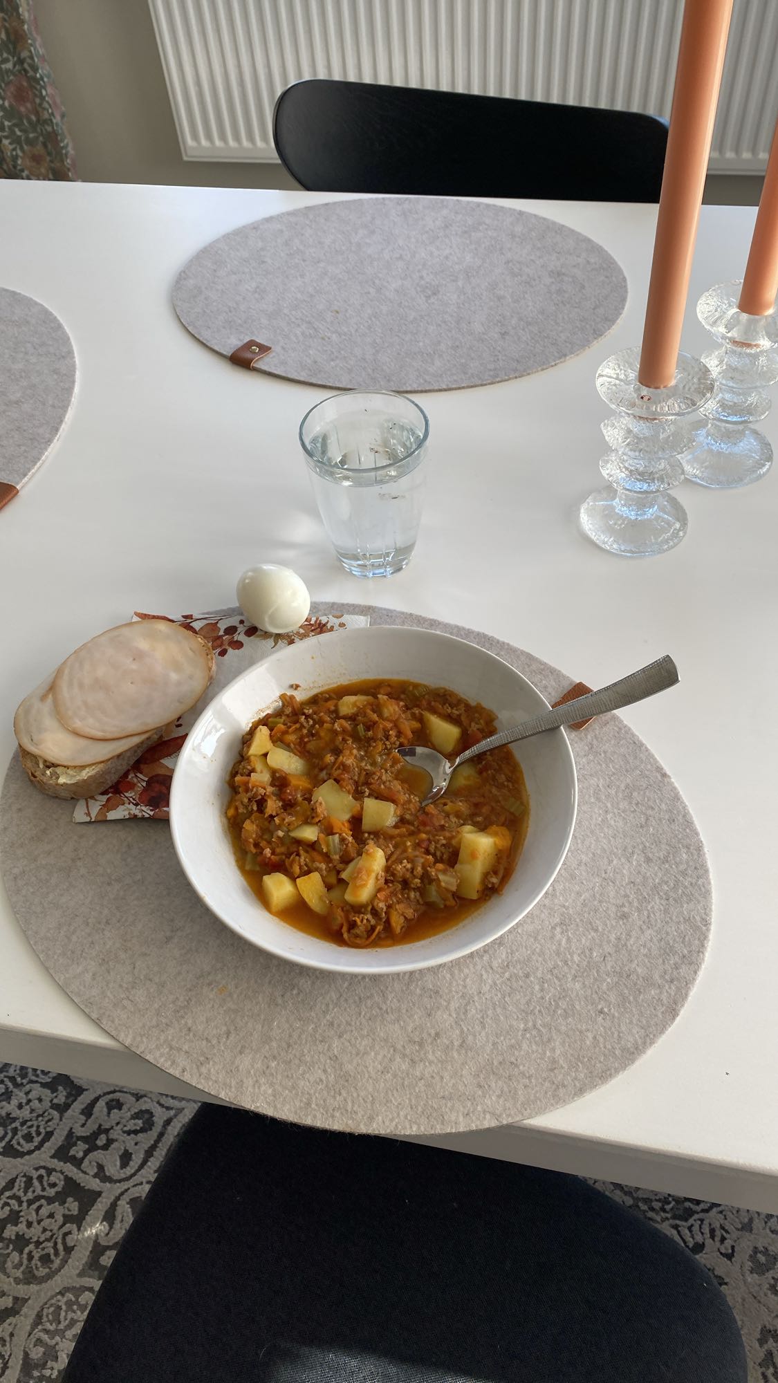 Köttfärsgryta med bröd