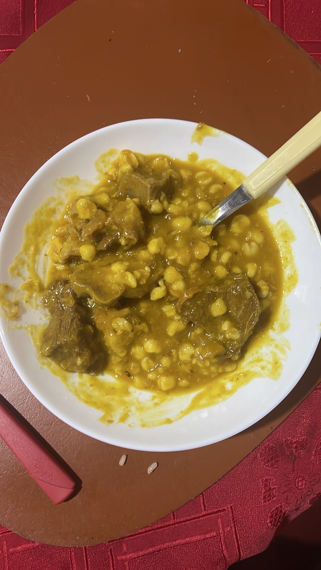 Guiso de carne y maíz