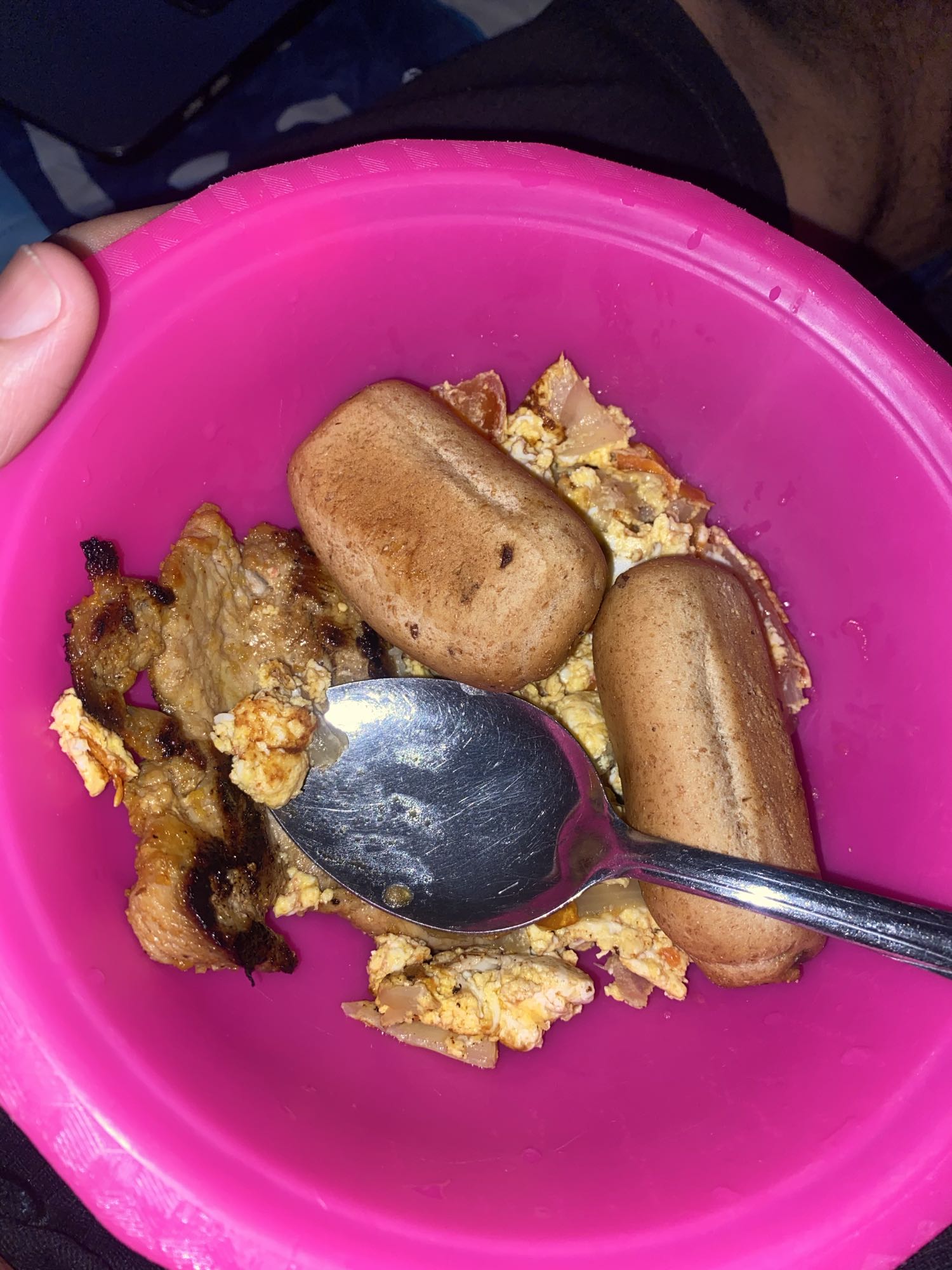 Salchichas con huevo