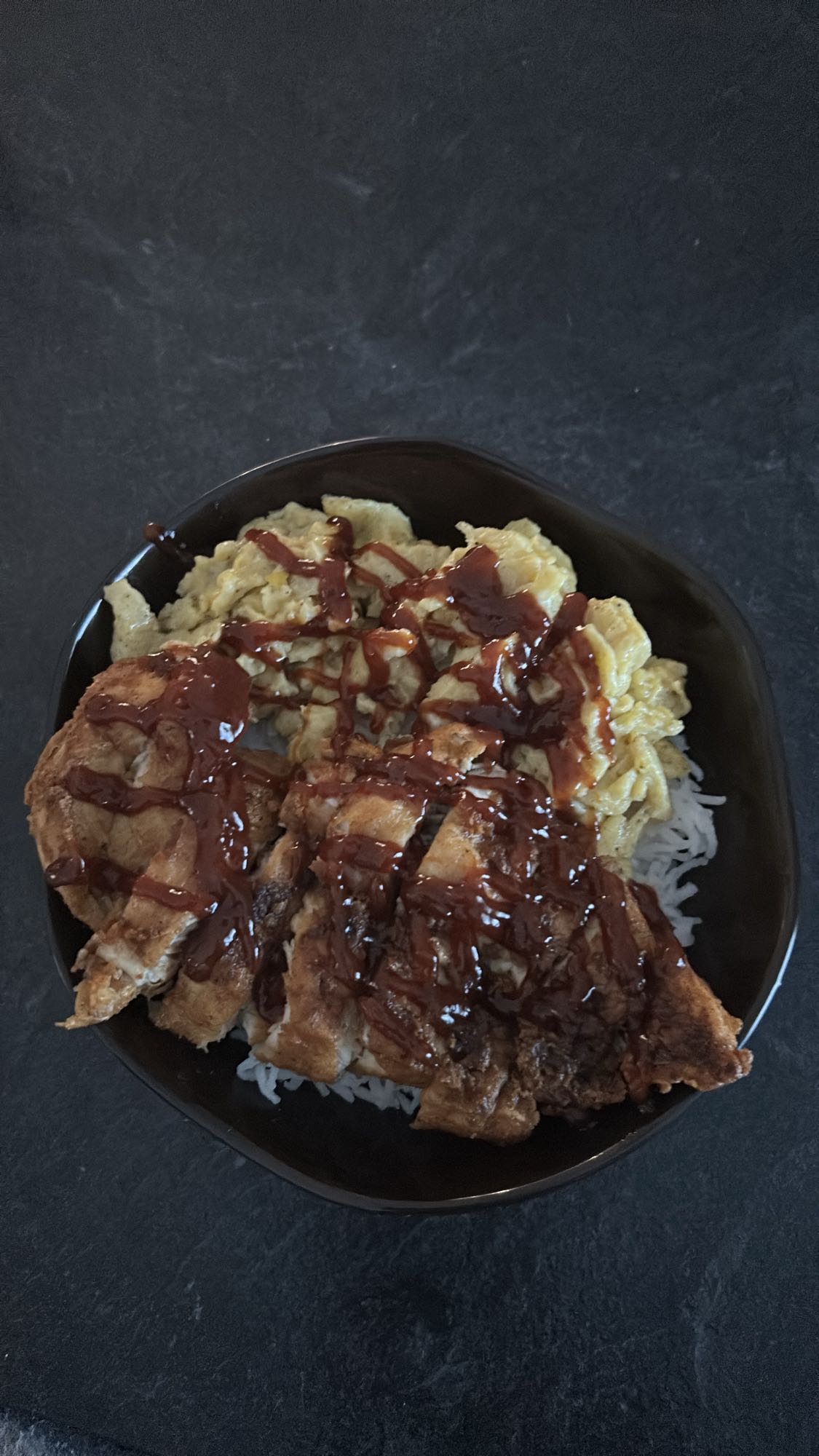 Katsudon poulet frit riz barbecue 2 œufs
