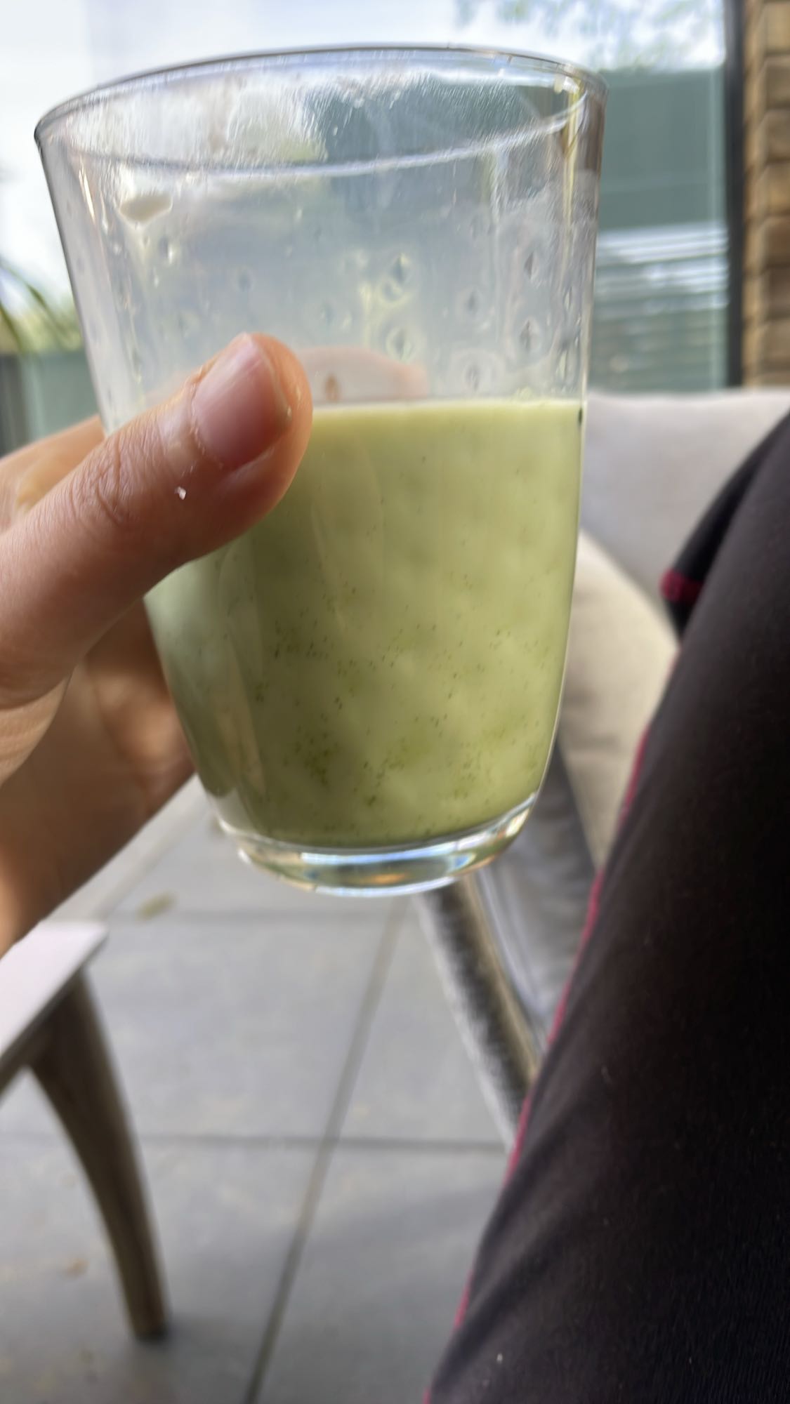 Matcha latte z mlekiem bez laktozy i erytrytolem