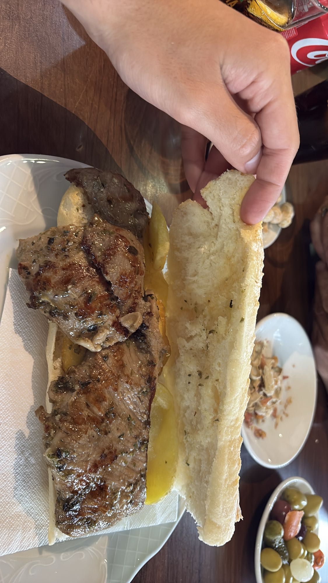 Bocadillo de secreto a la plancha con patatas