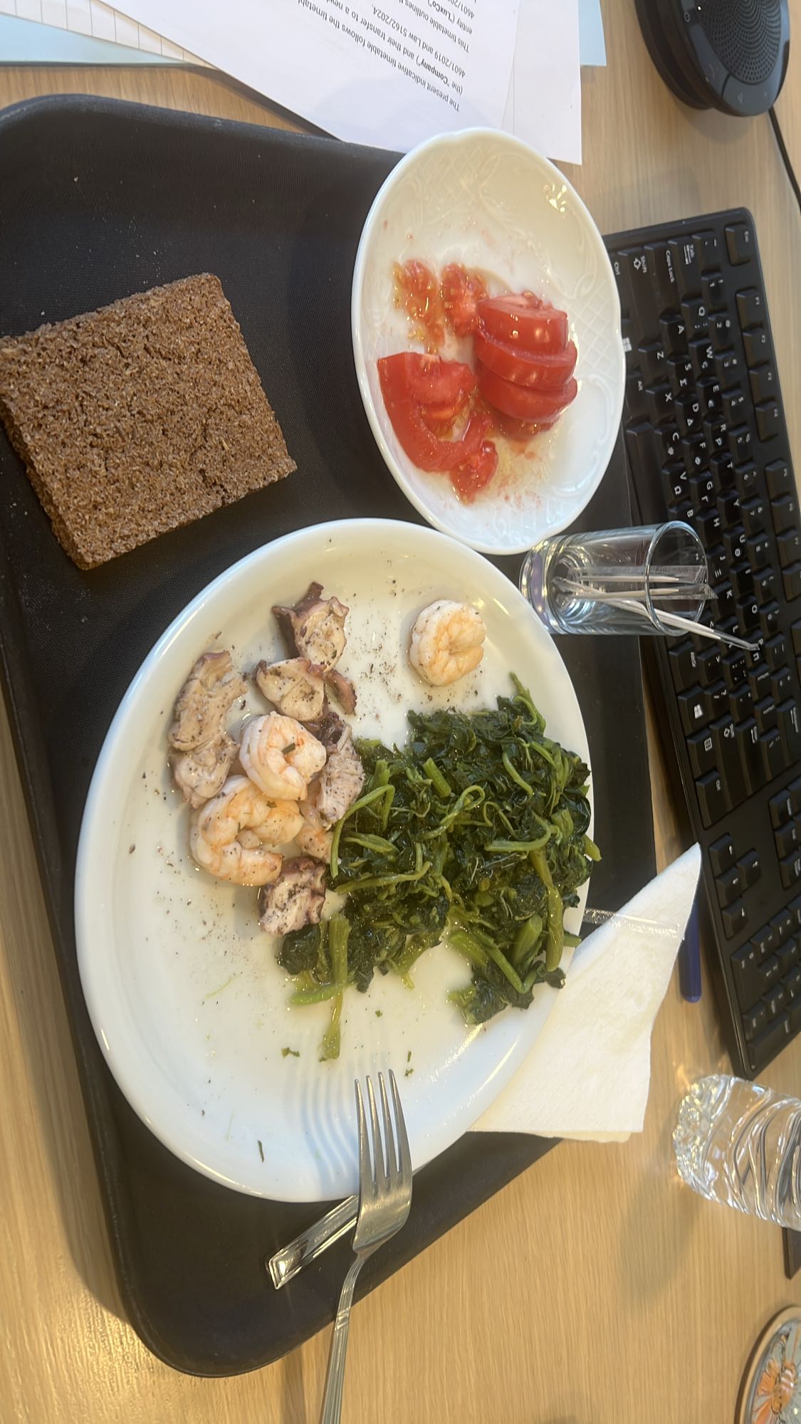 Θαλασσινά με λαχανικά