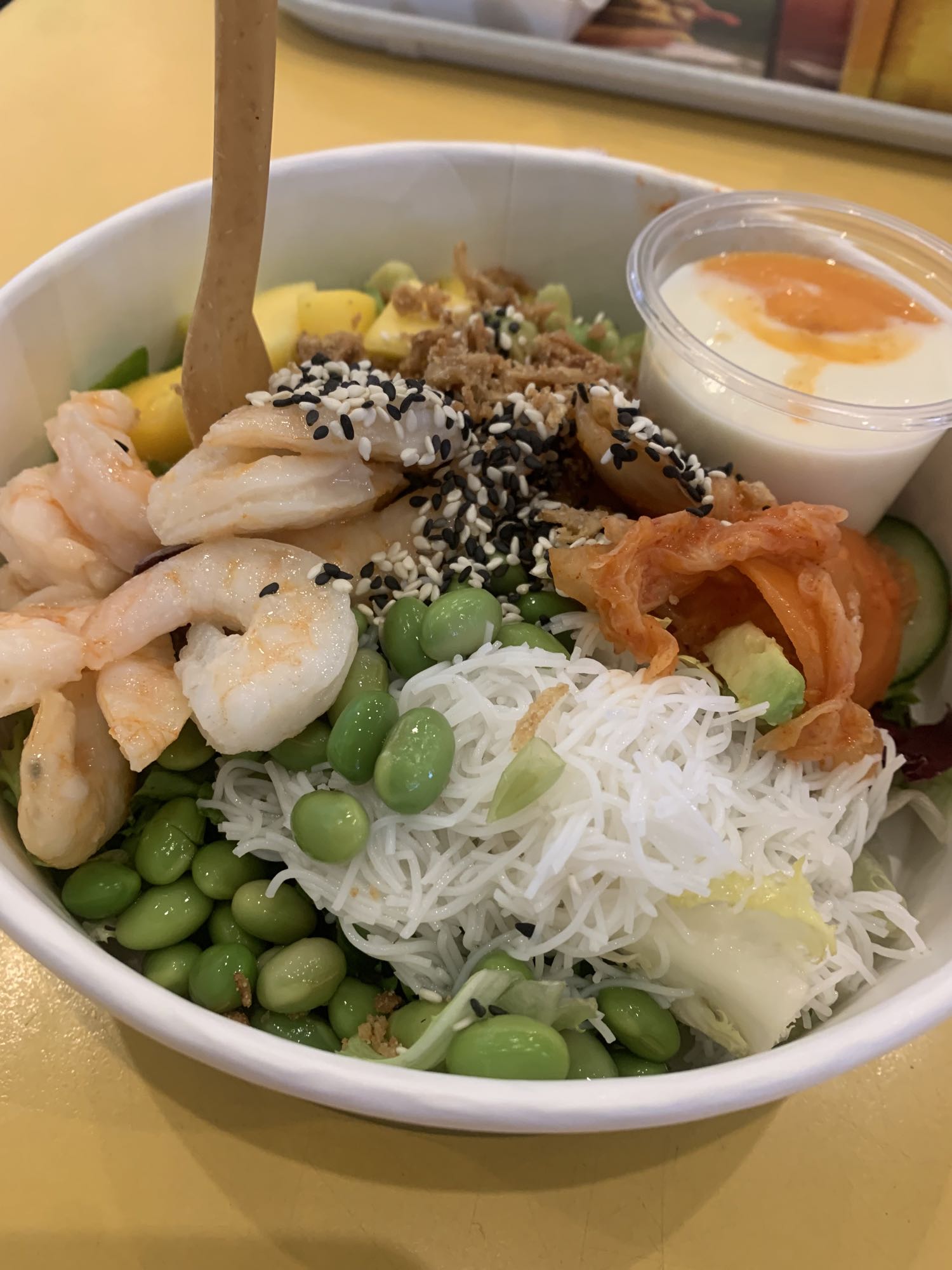 Krewetkowa miska z warzywami