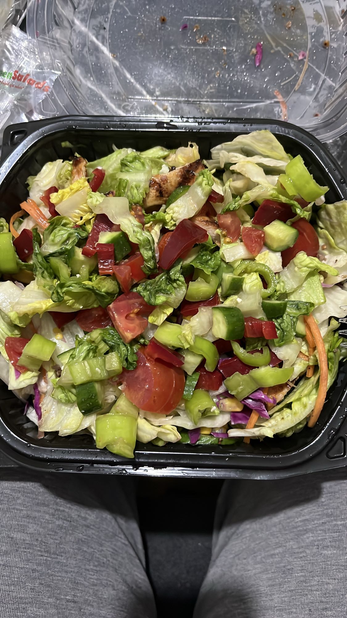 Tavuklu Karışık Salata