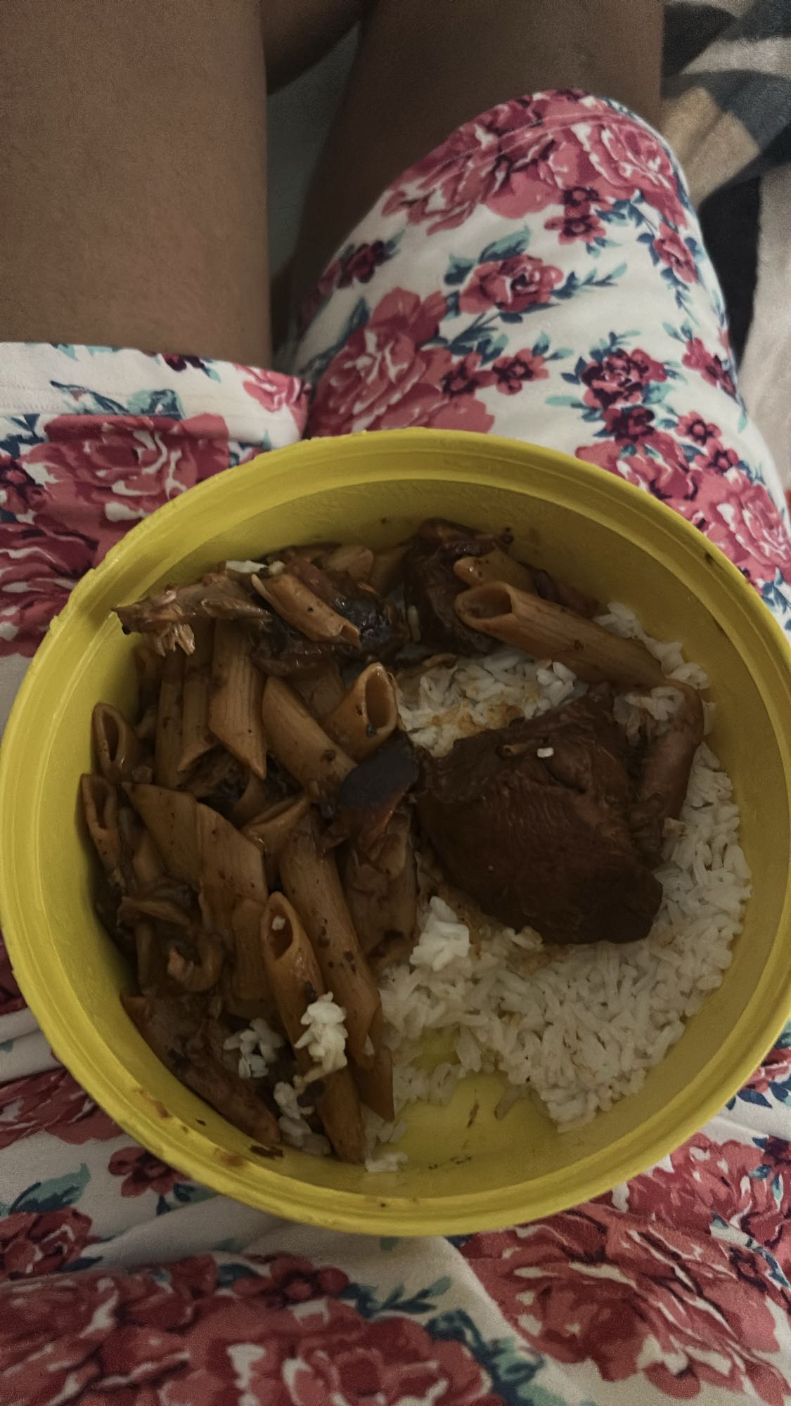 Pollo con pasta y arroz
