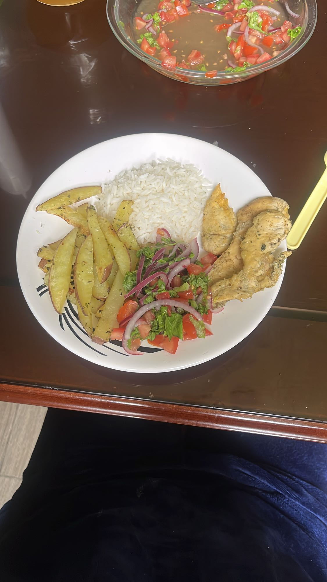 Pollo con papas y arroz