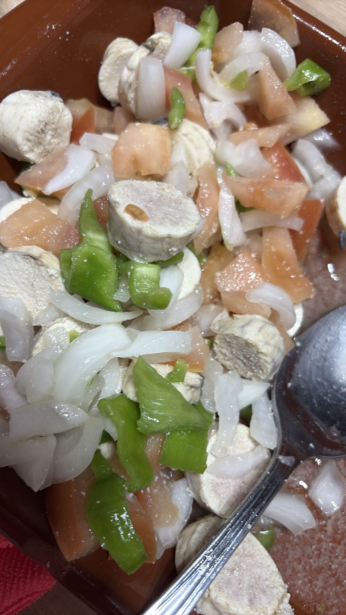 Ensalada con salchicha