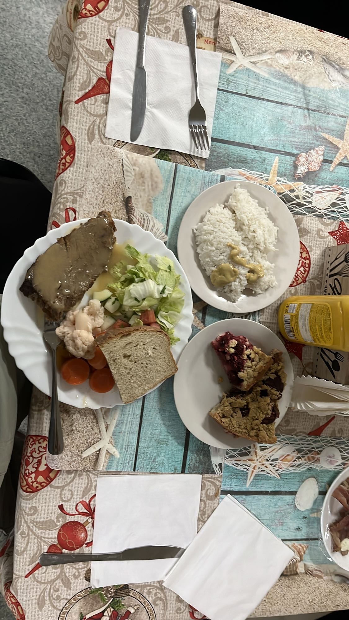 Обед с мясом и рисом