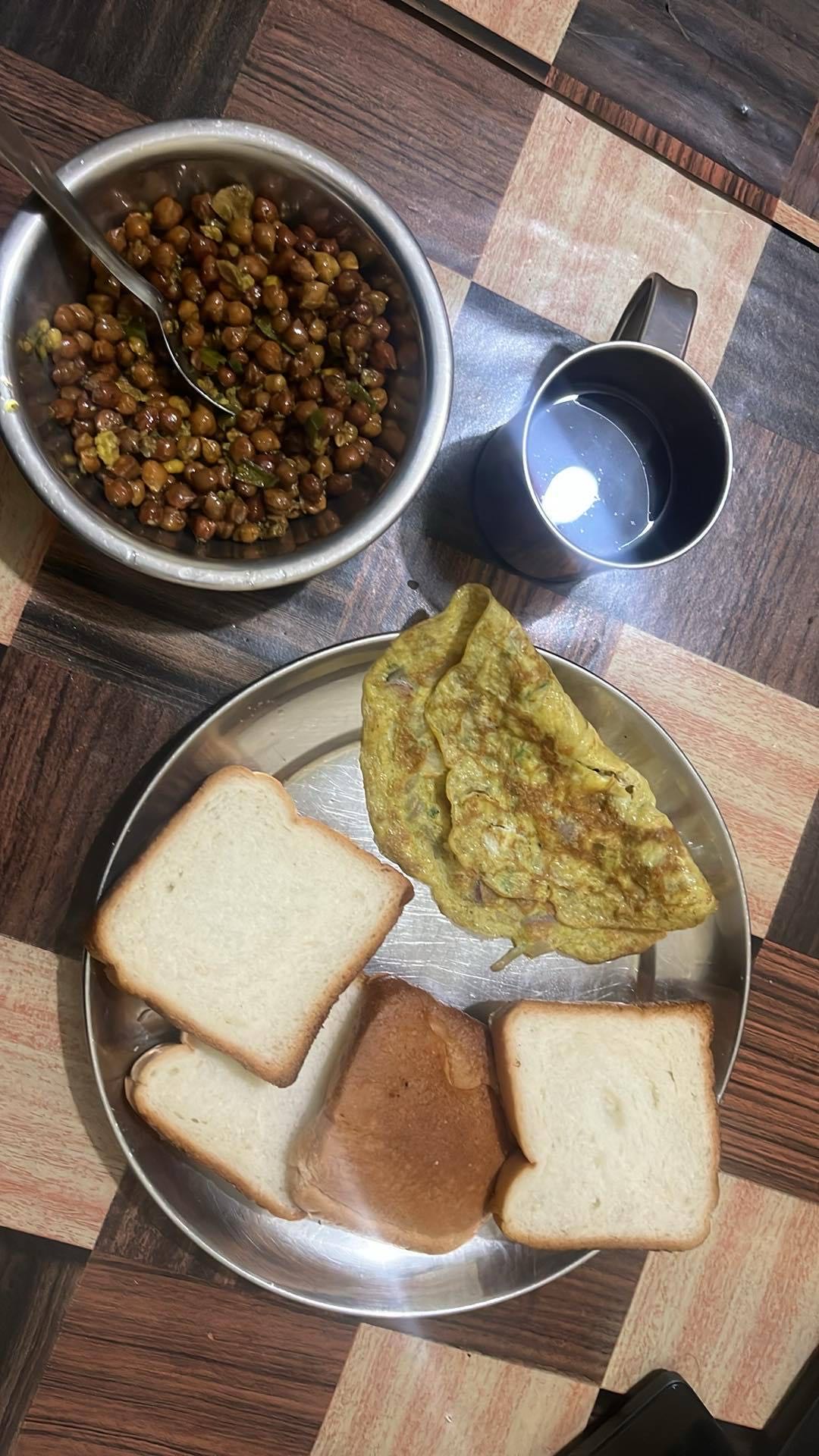 Bread Omelette with Chana
