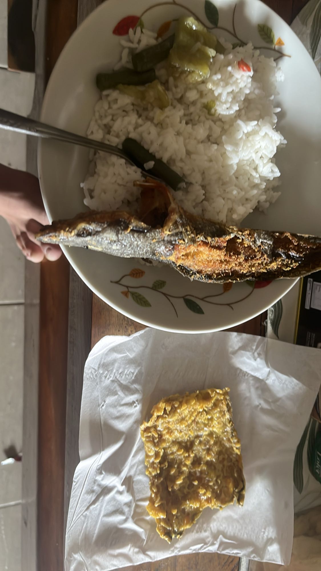 Nasi, ikan goreng, tempe