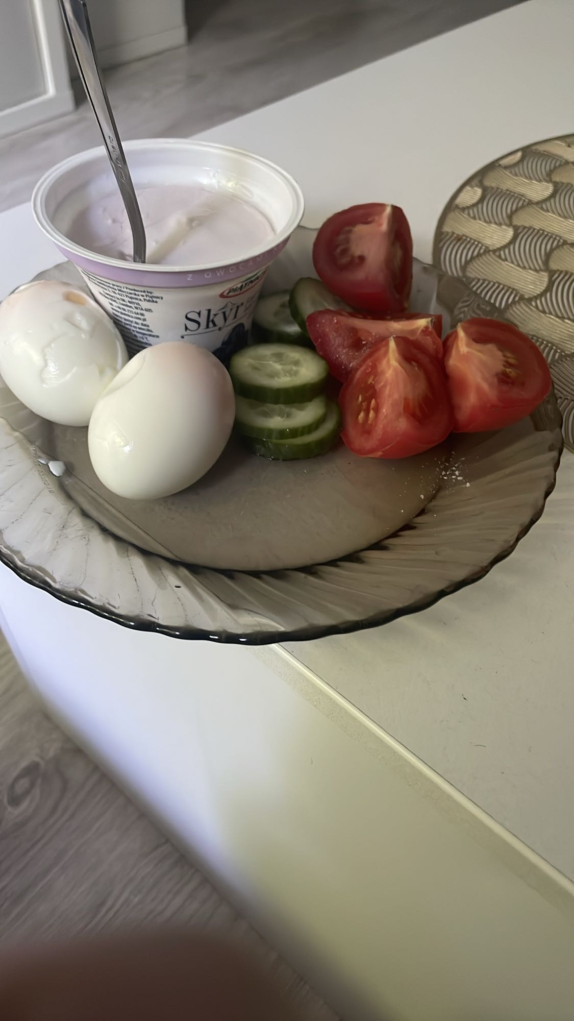 Jajka z warzywami i skyrem