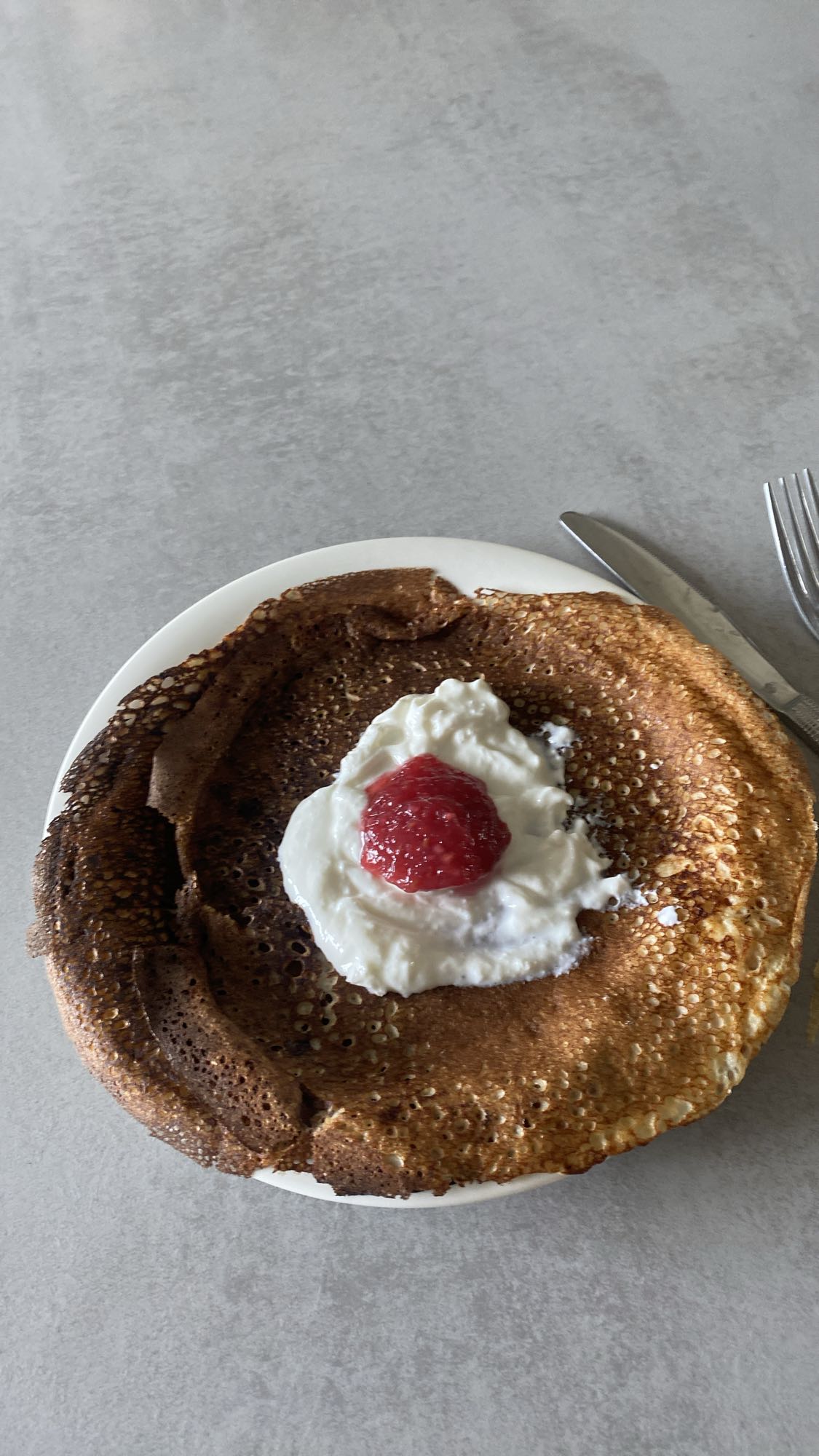 Pannkaka med kvarg och 3 skivor kalkon