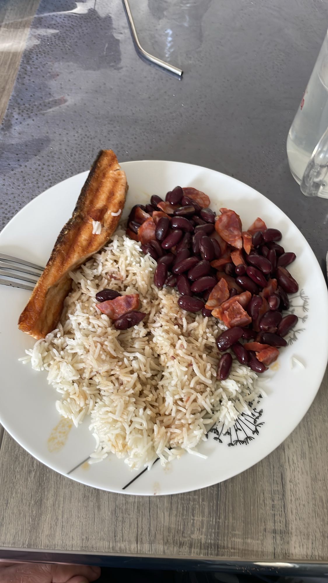 Riz haricots et saumon