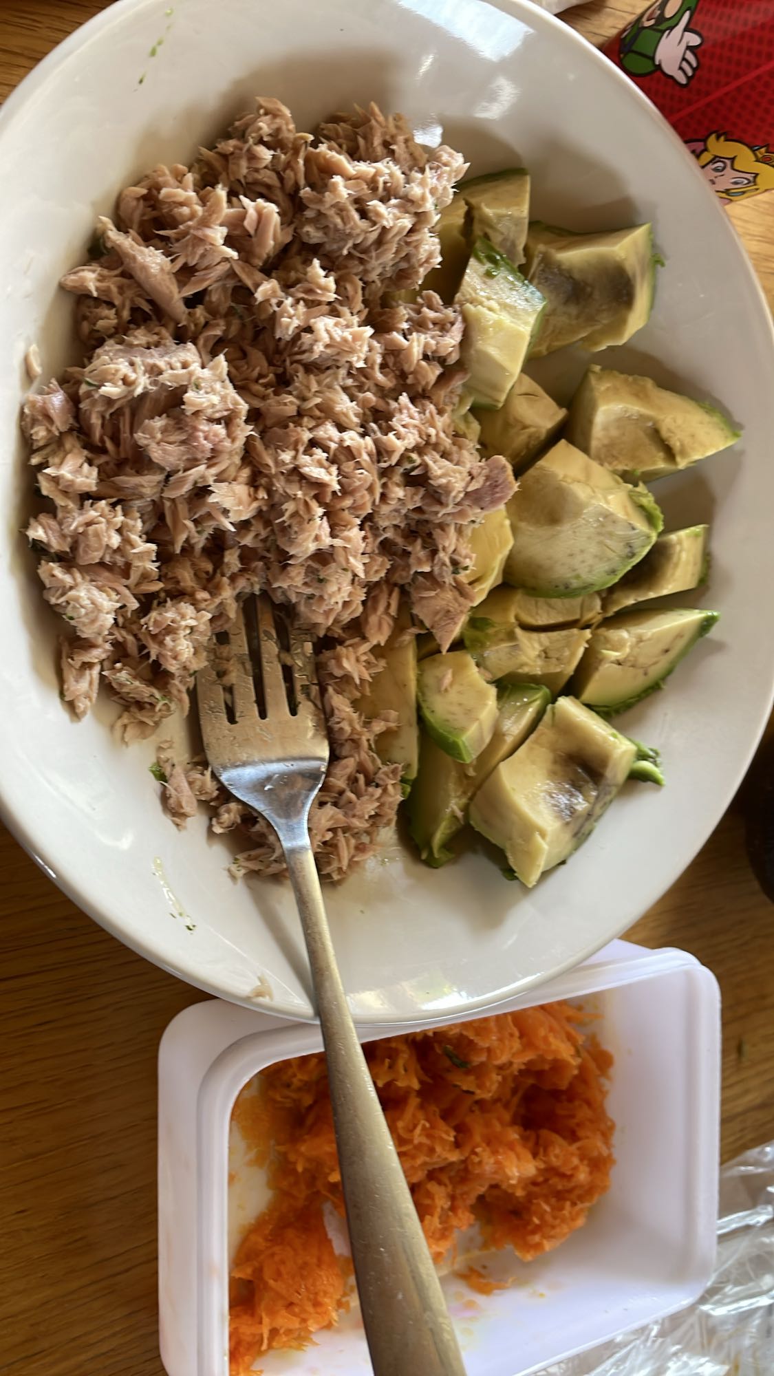 Thon avocat carottes