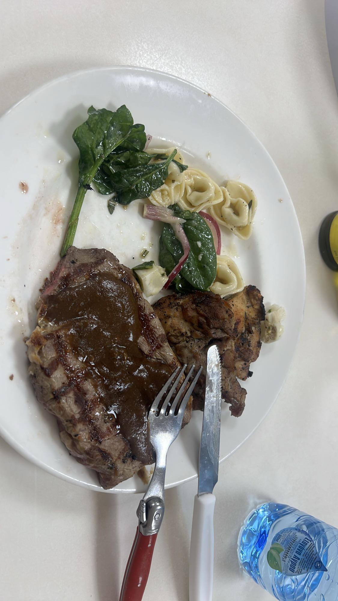 Μπριζόλα με ζυμαρικά