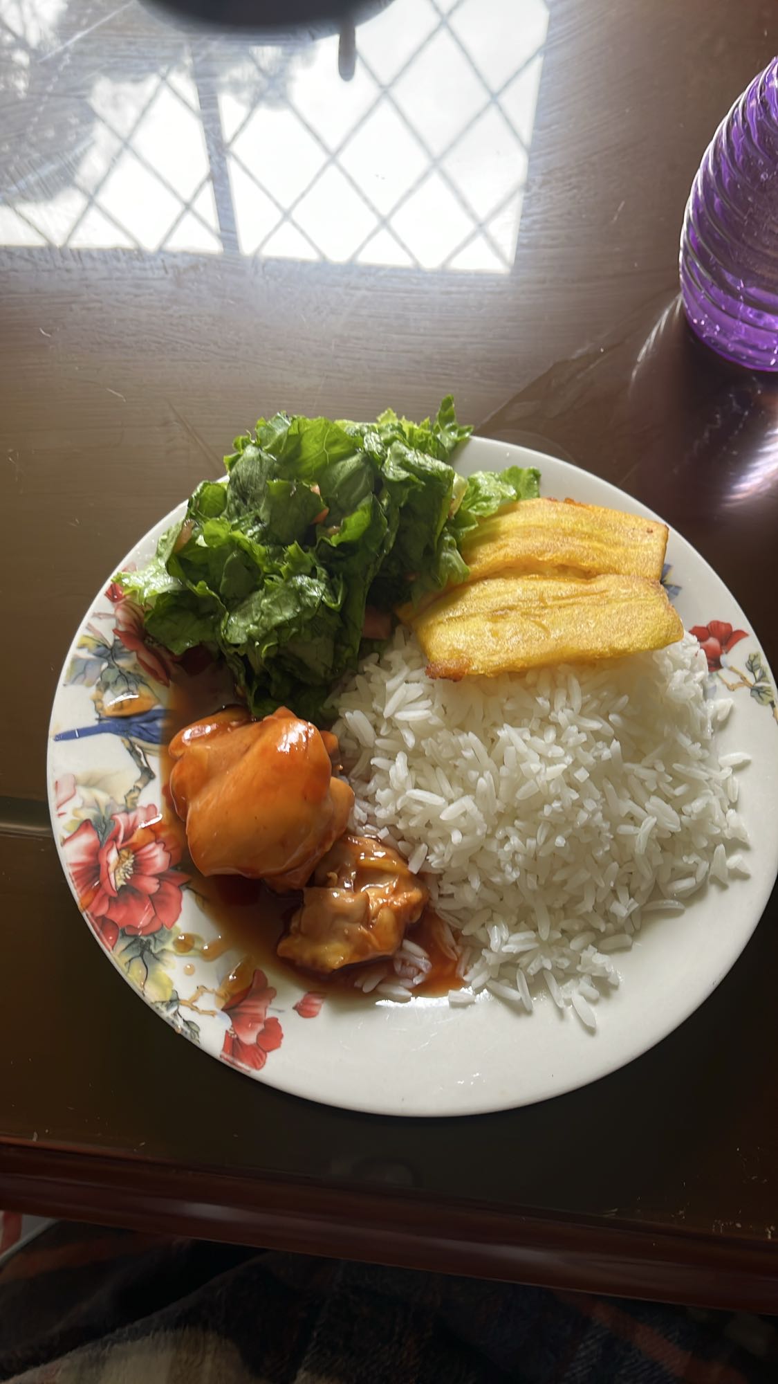 Pollo con arroz y plátano