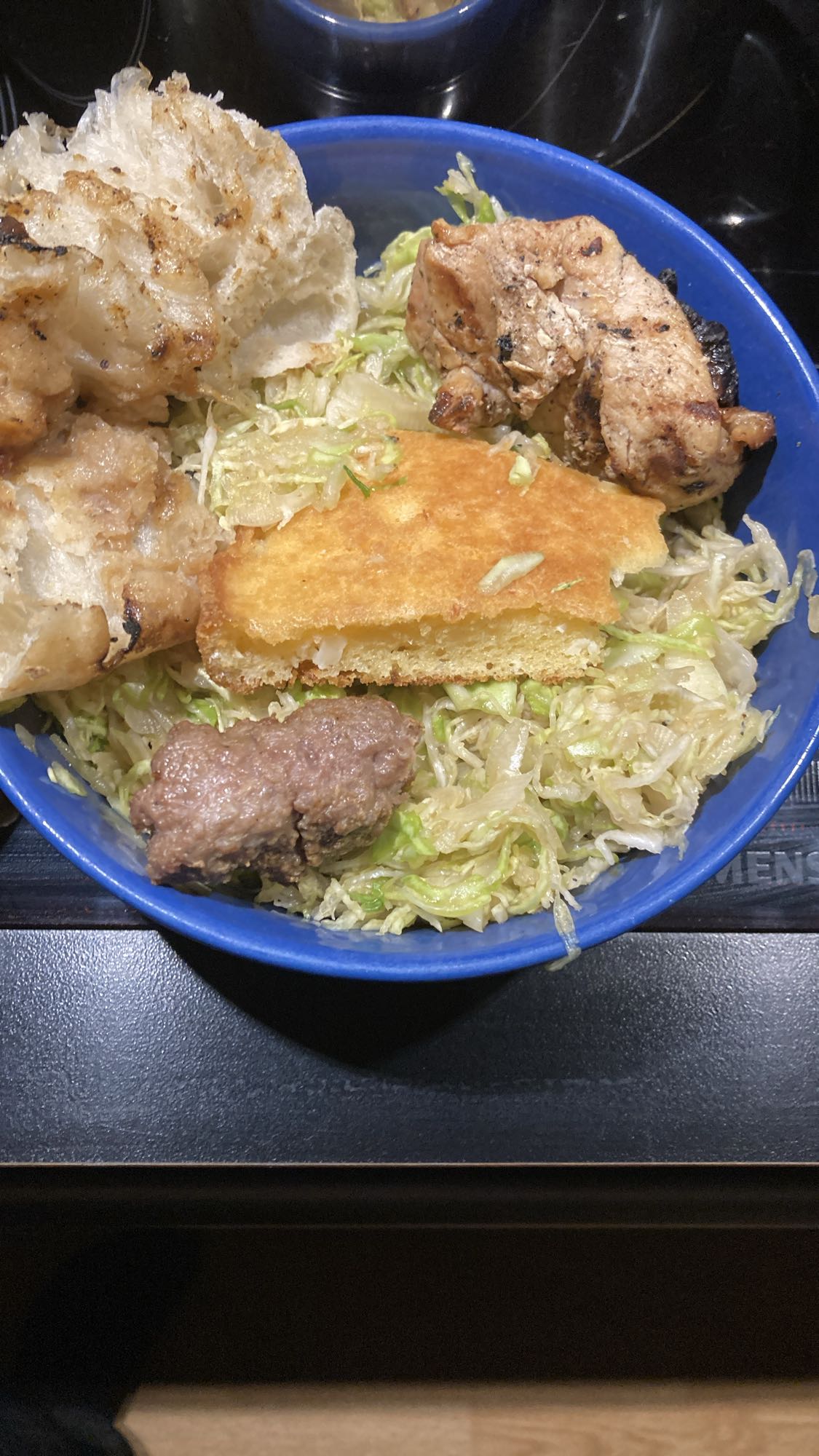 Kött och salladsskål