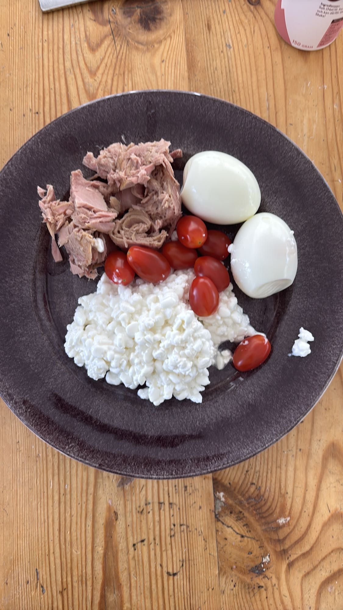 Tonfisk och ägg tallrik