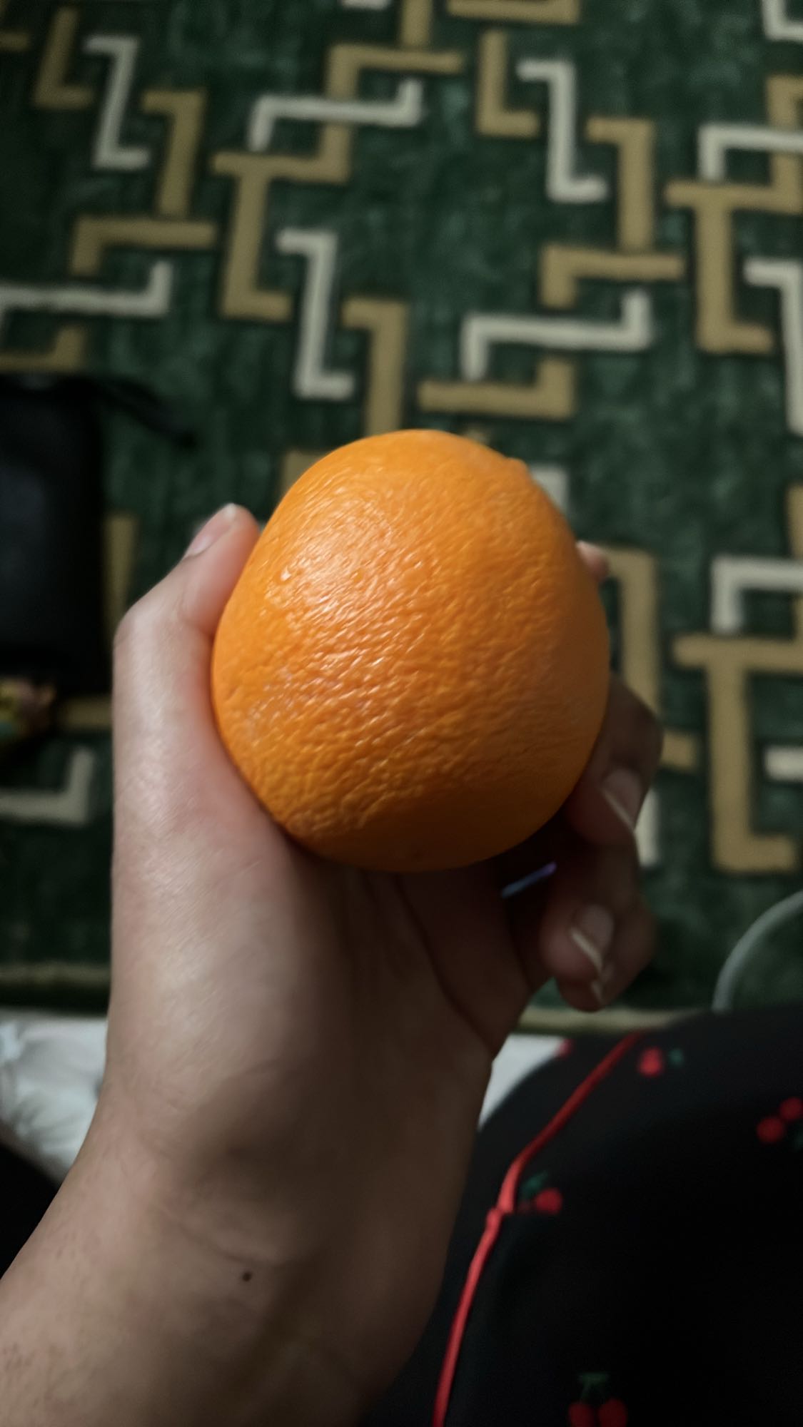 برتقالة كاملة