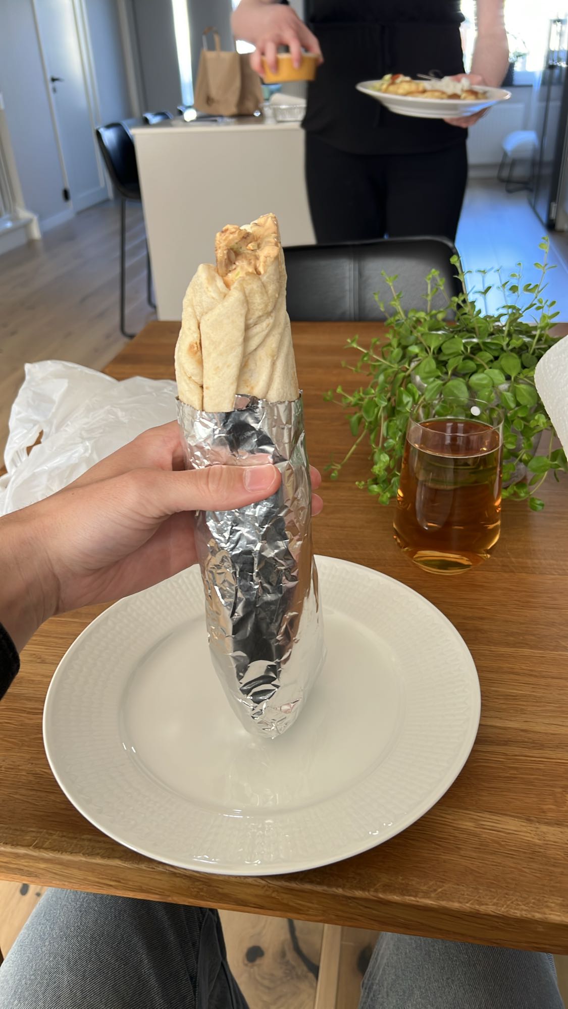 Kyckling kebab rulle med kebabsås