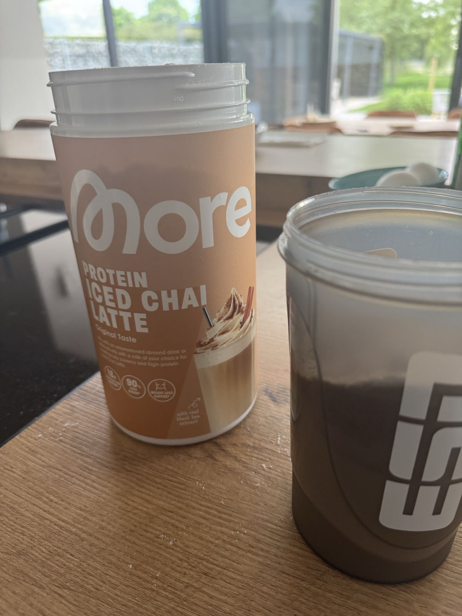 Protein Eiskaffee Chai Latte