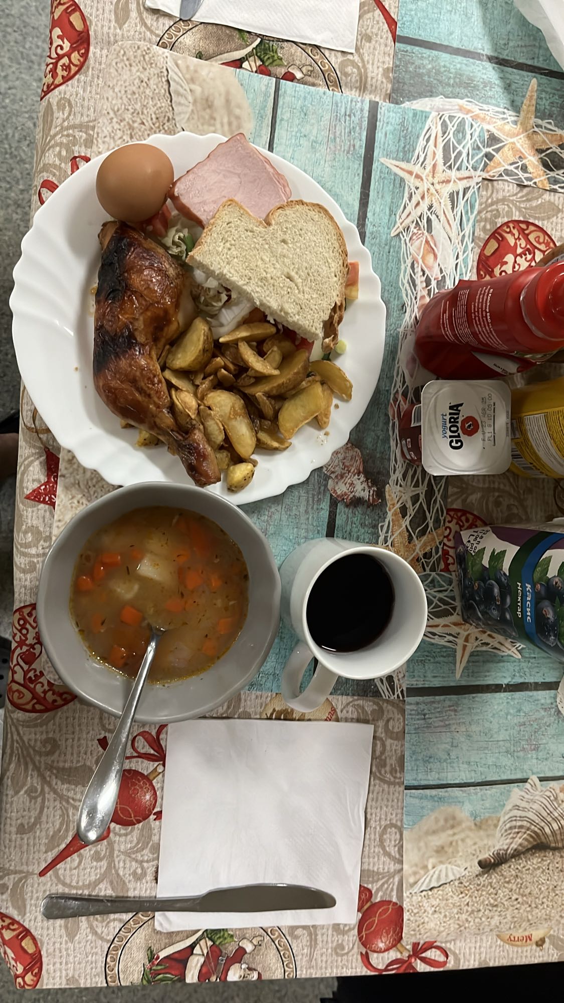 Обед с курицей и супом