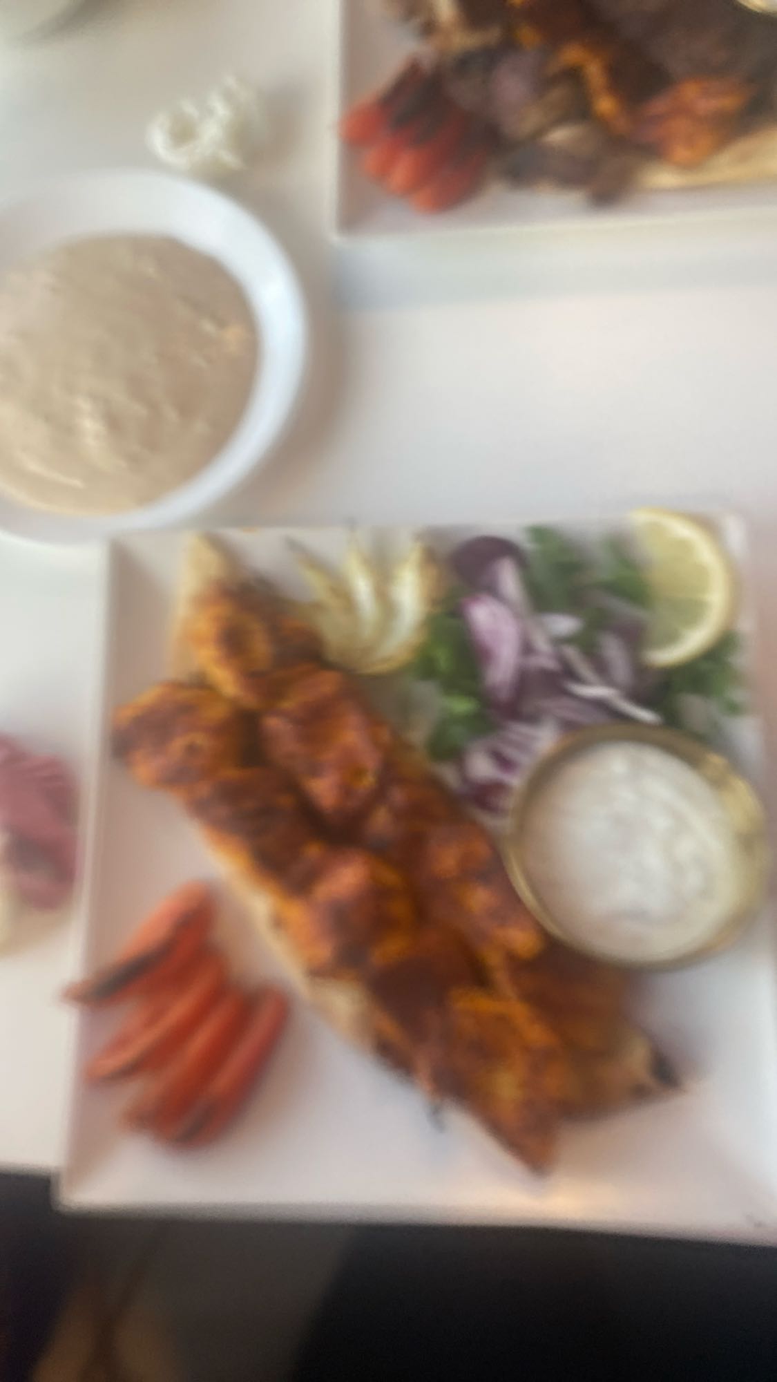 دجاج مشوي مع صوص