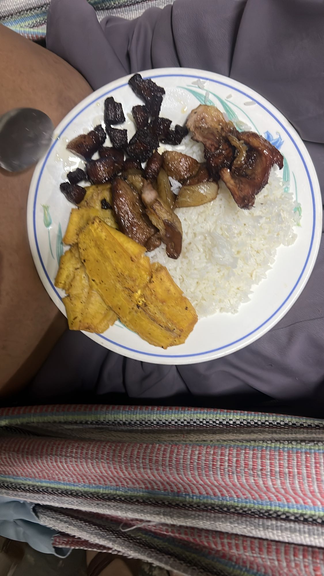 Plato mixto con arroz