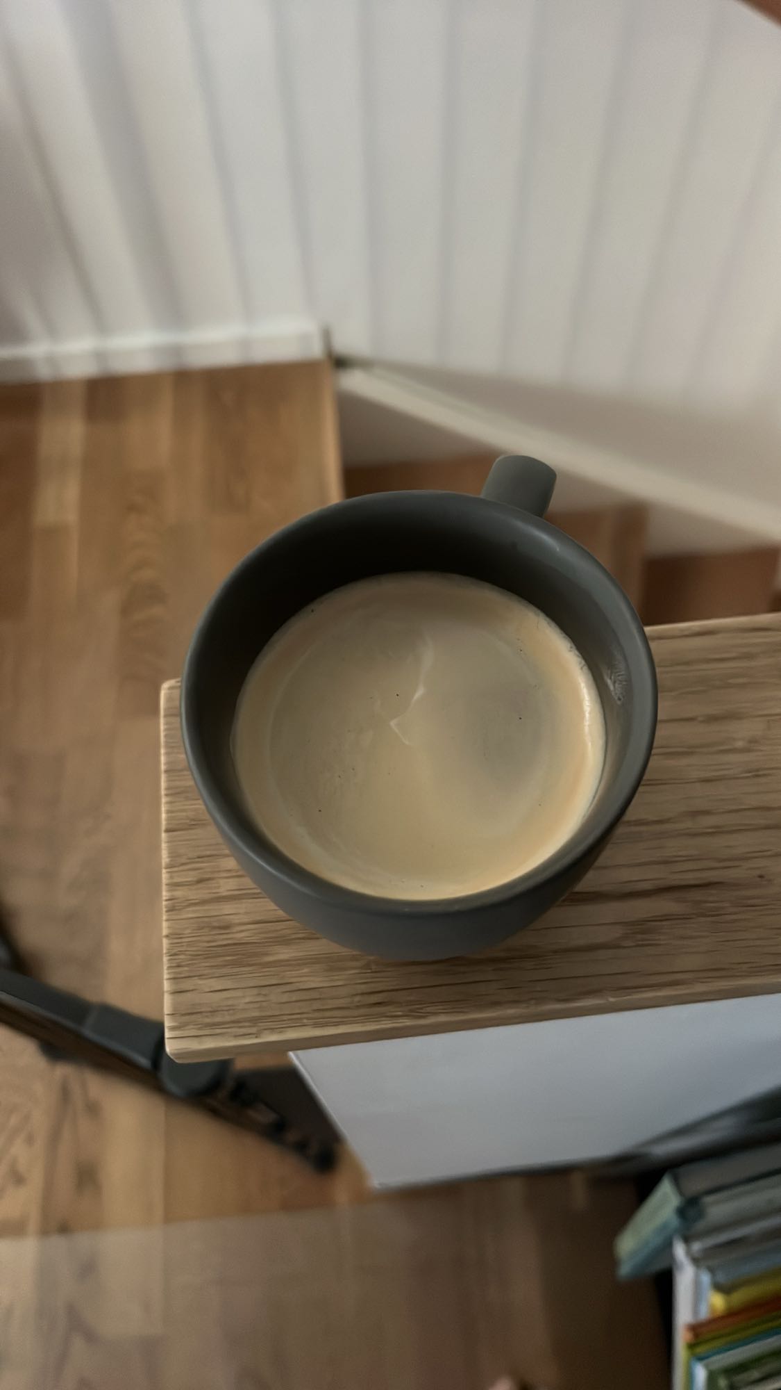 Svart kaffe med havremjölk