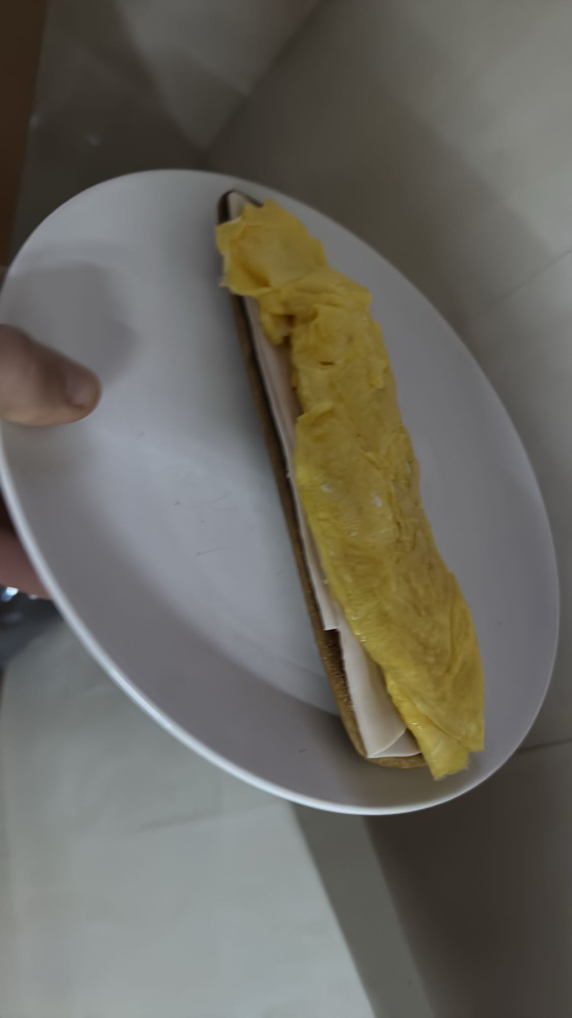Tostada con tortilla y pavo