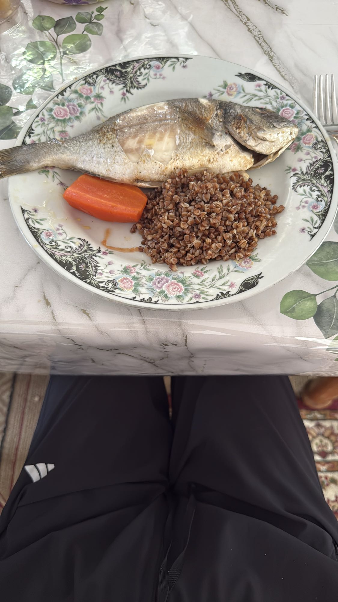 Рыба с гречкой и морковью