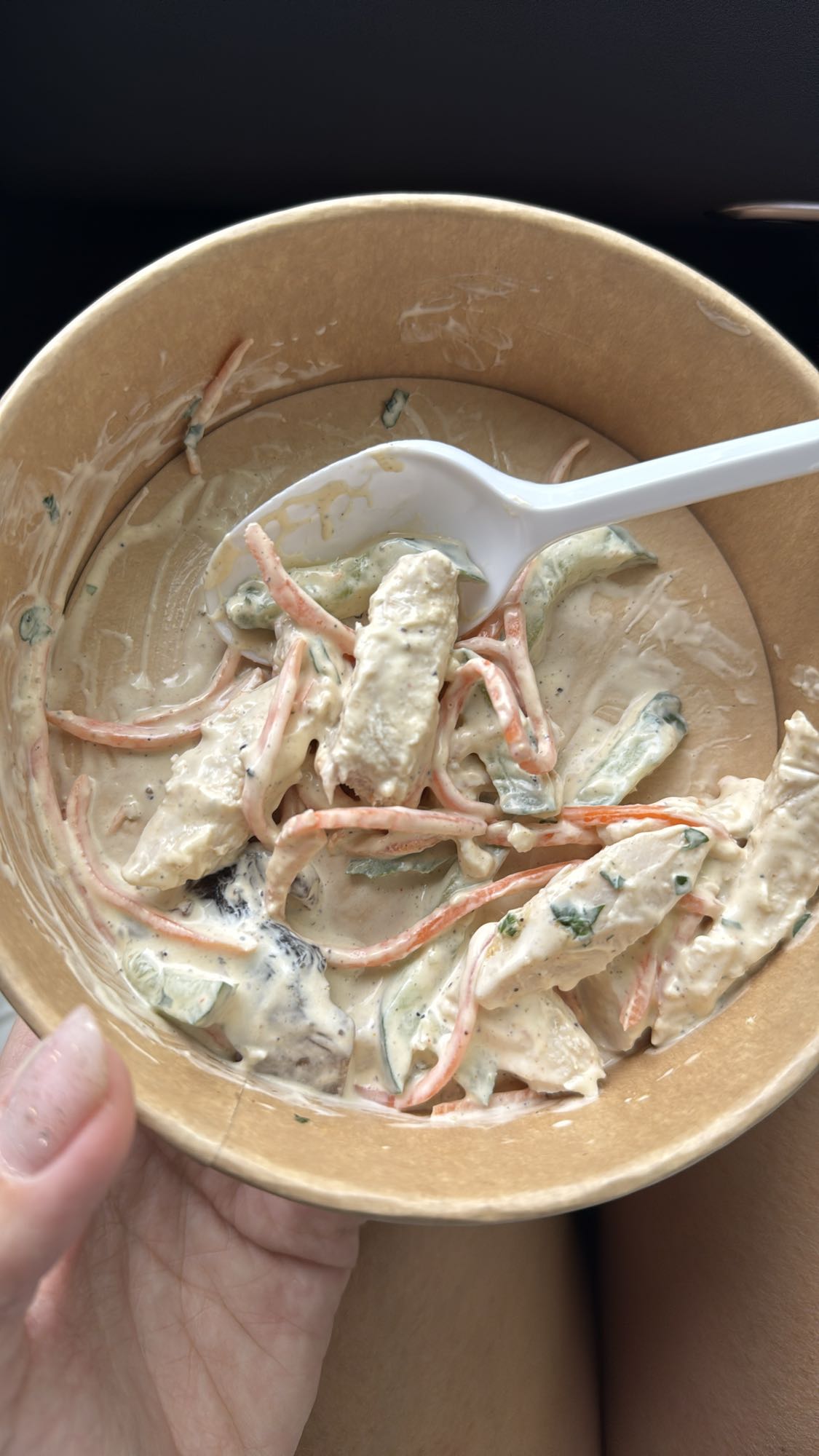 Куриный салат с соусом