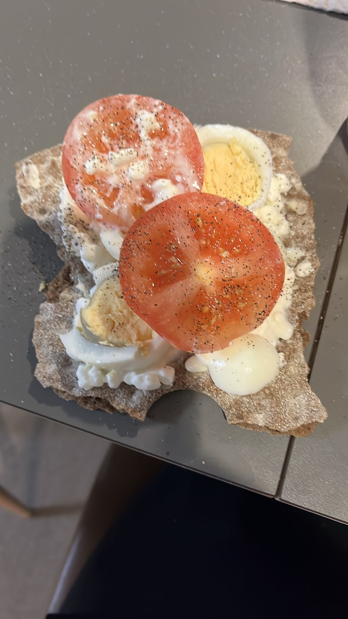 Knäckebröd med ägg