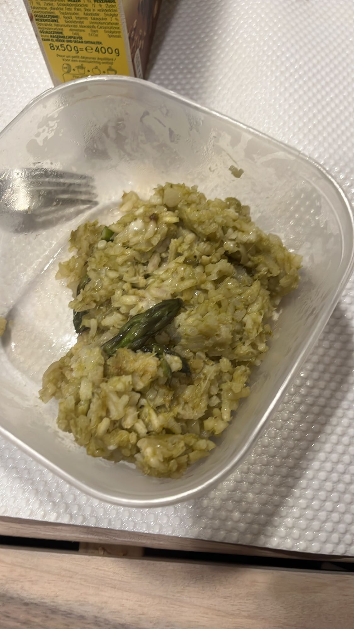 Green rice with asparagus