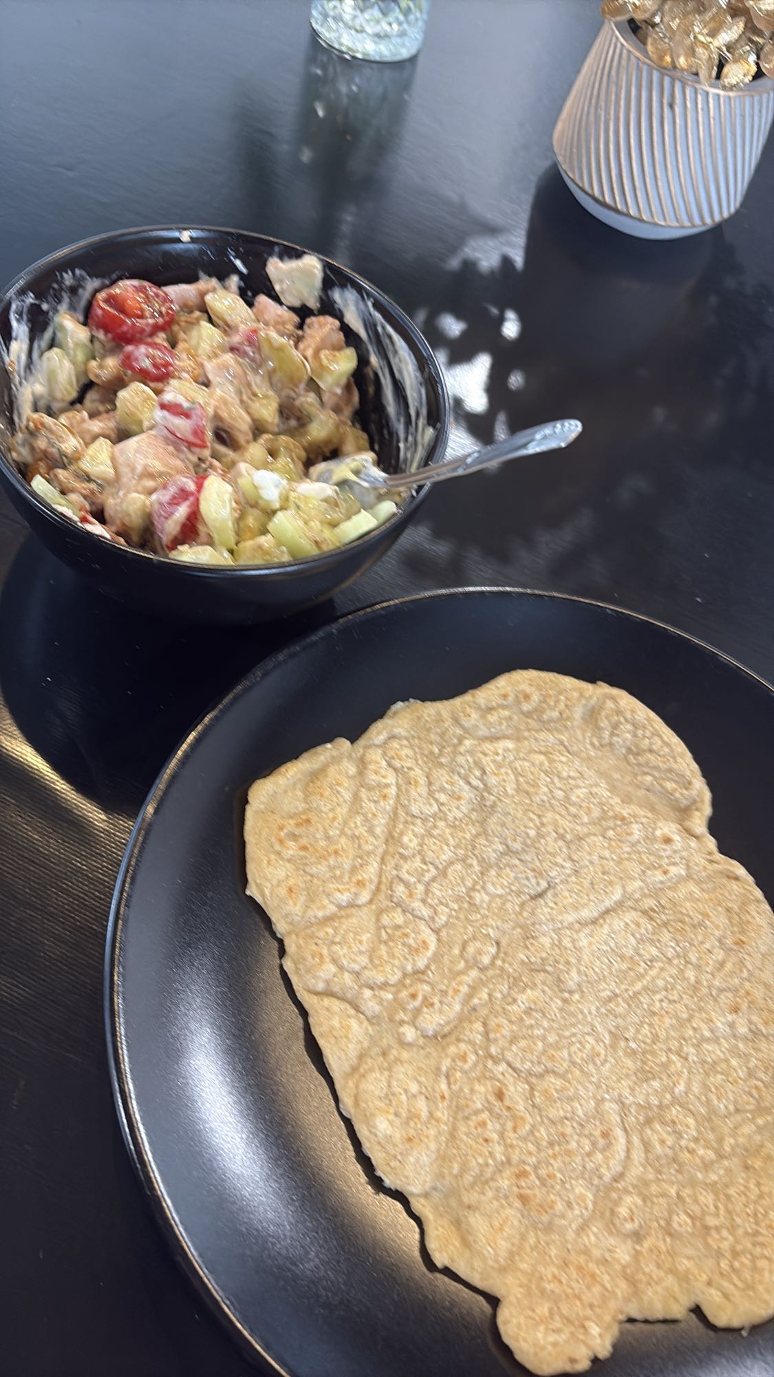 Galettes d'avoine et salade au thon