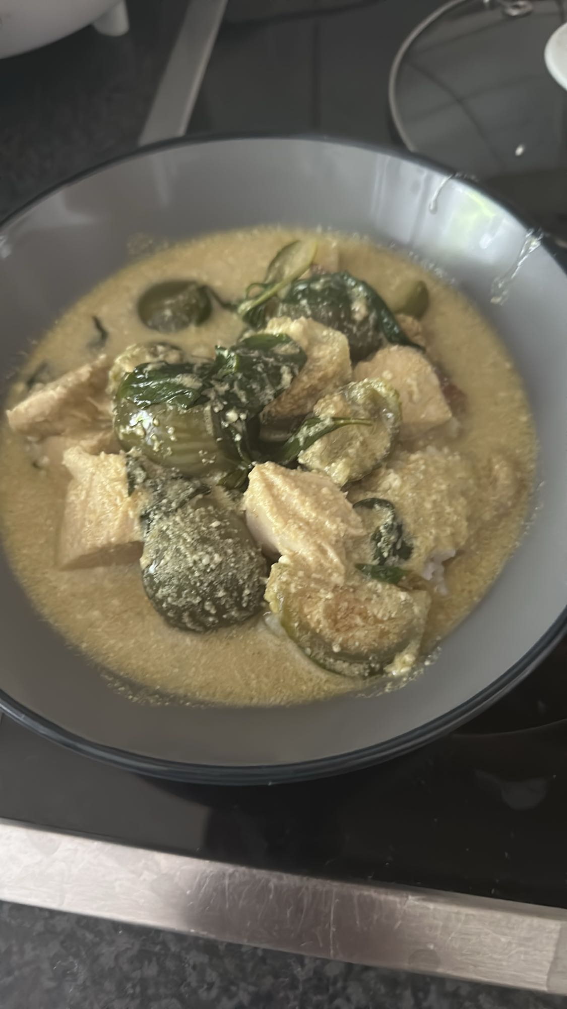 Pollo al curry verde