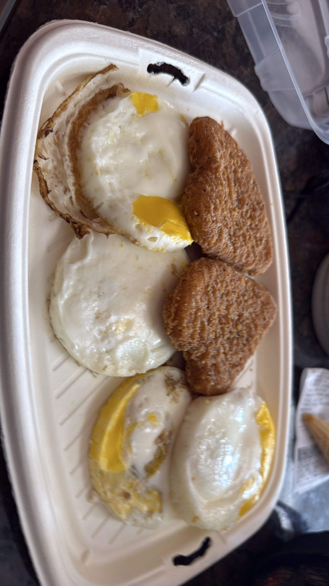 Oeufs et poulets junior