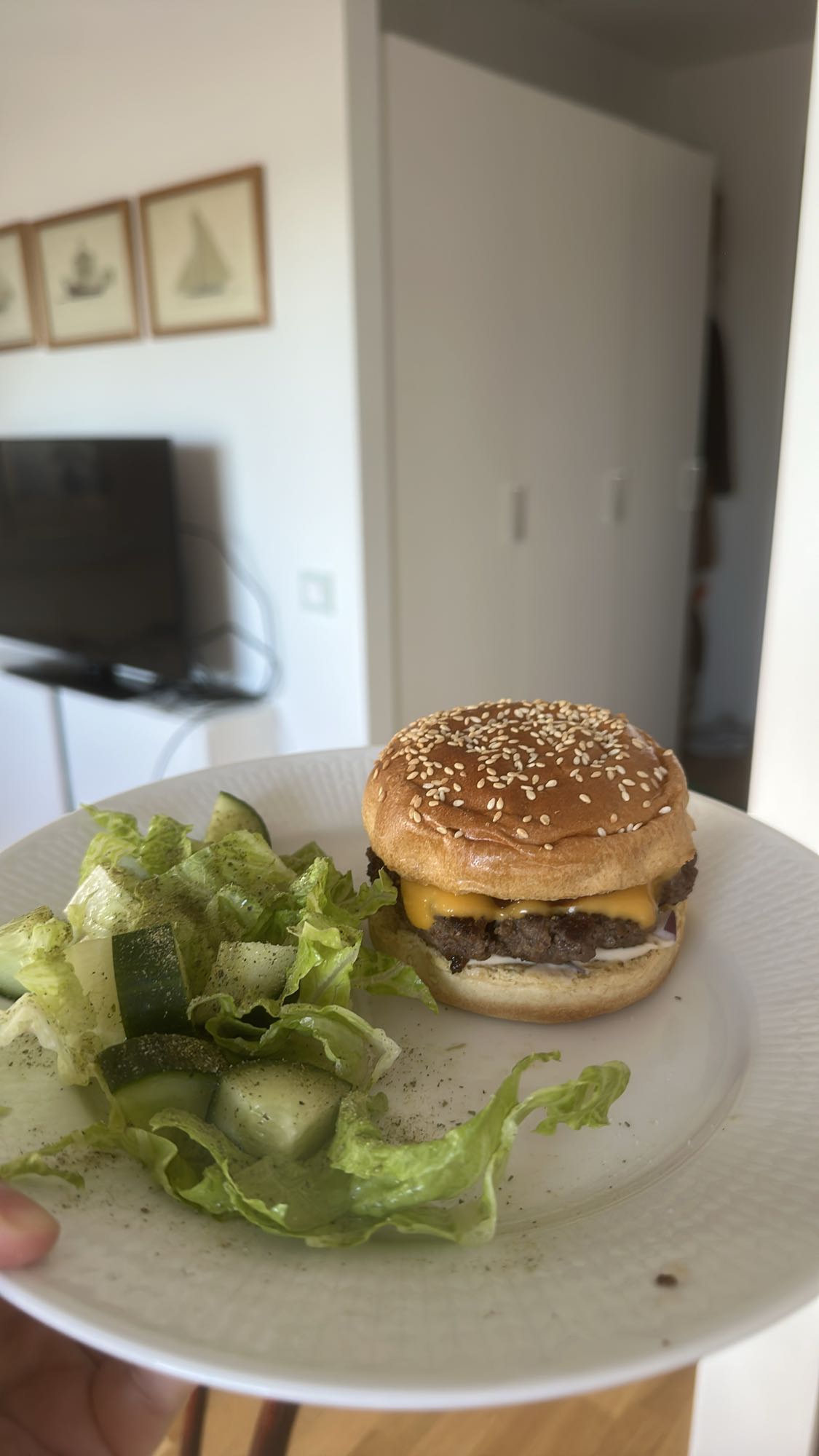 Hamburgare med sallad
