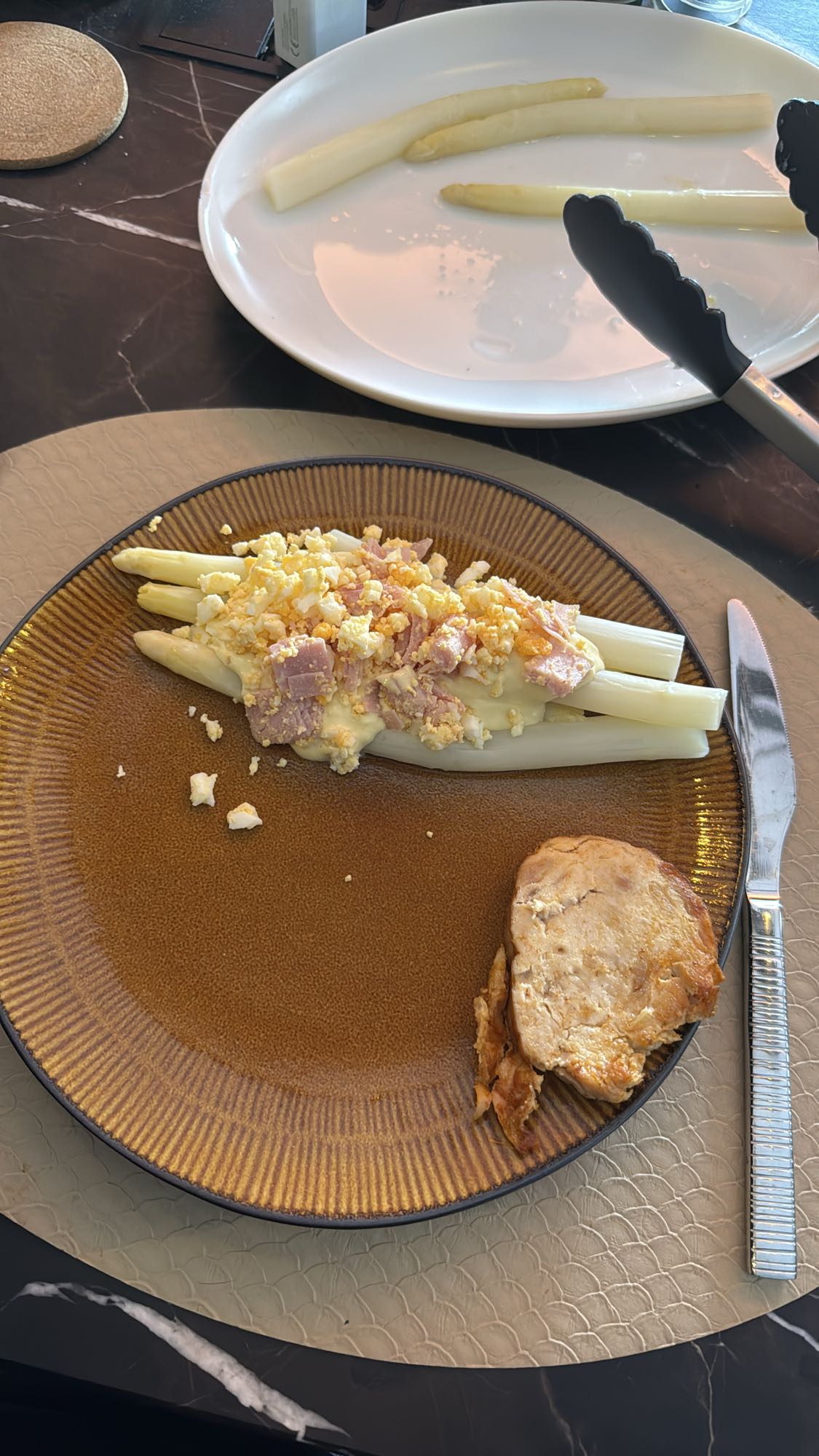 Asparagus with ham and pork