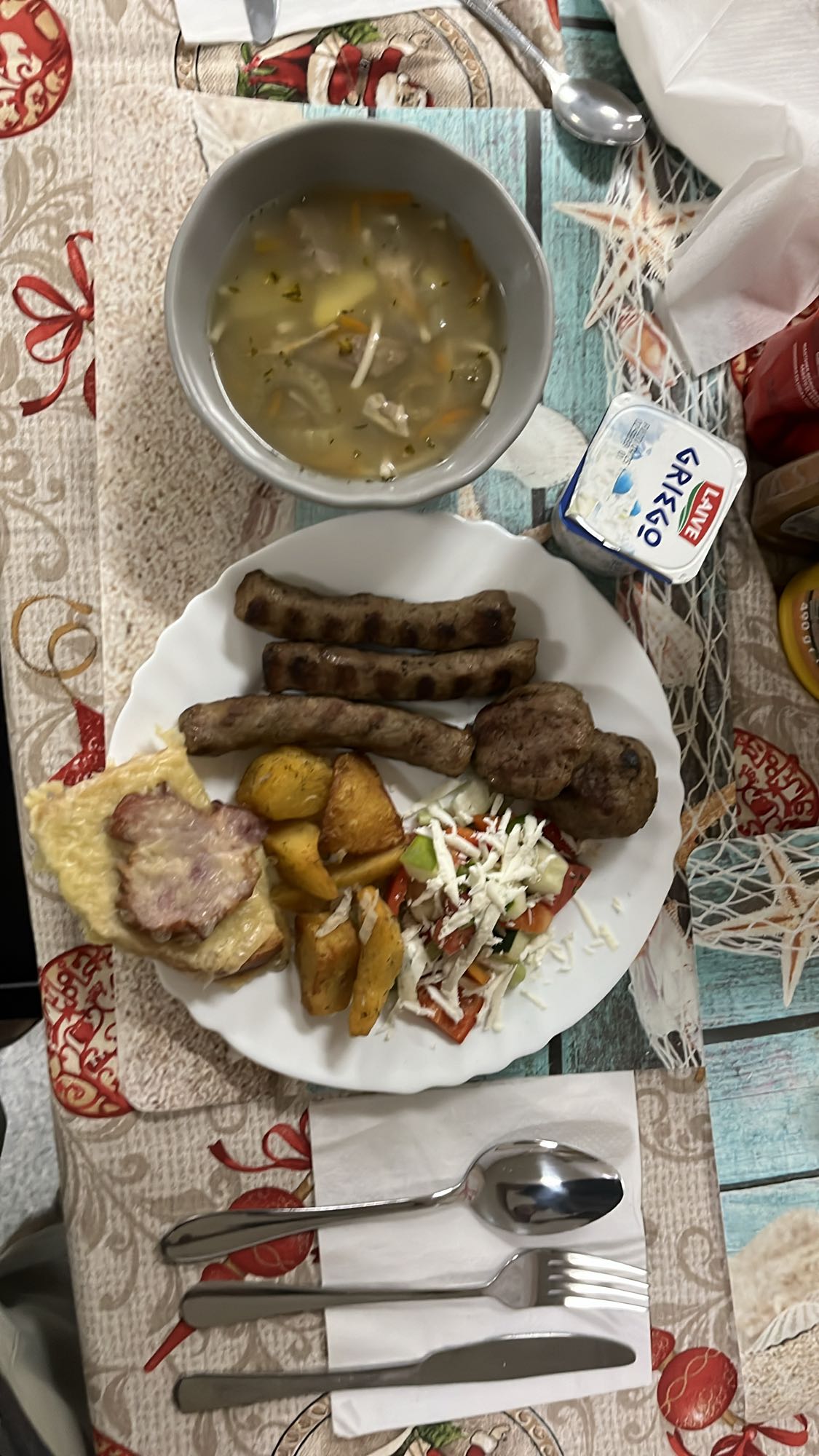 Обед с мясом и супом