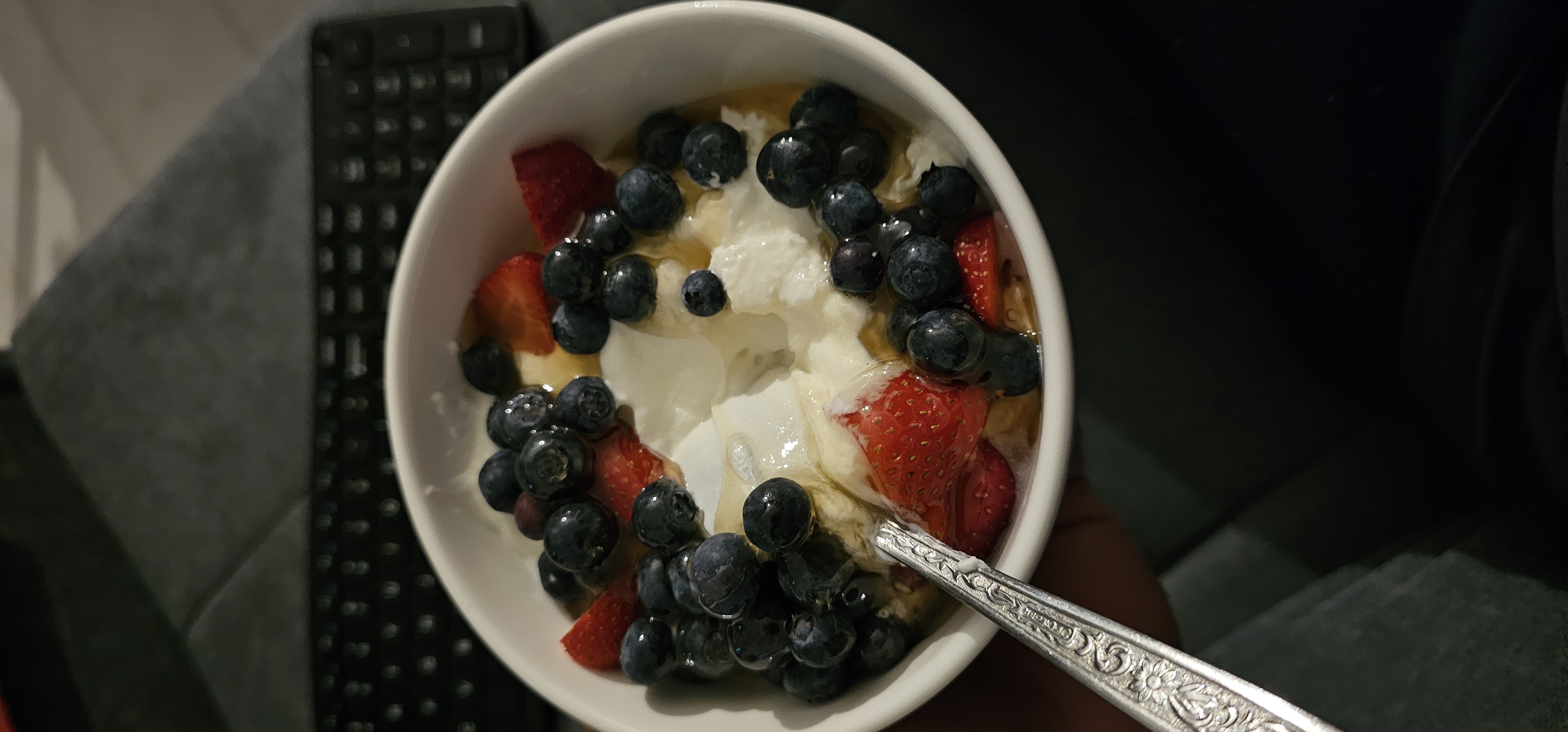Yogurt with berries