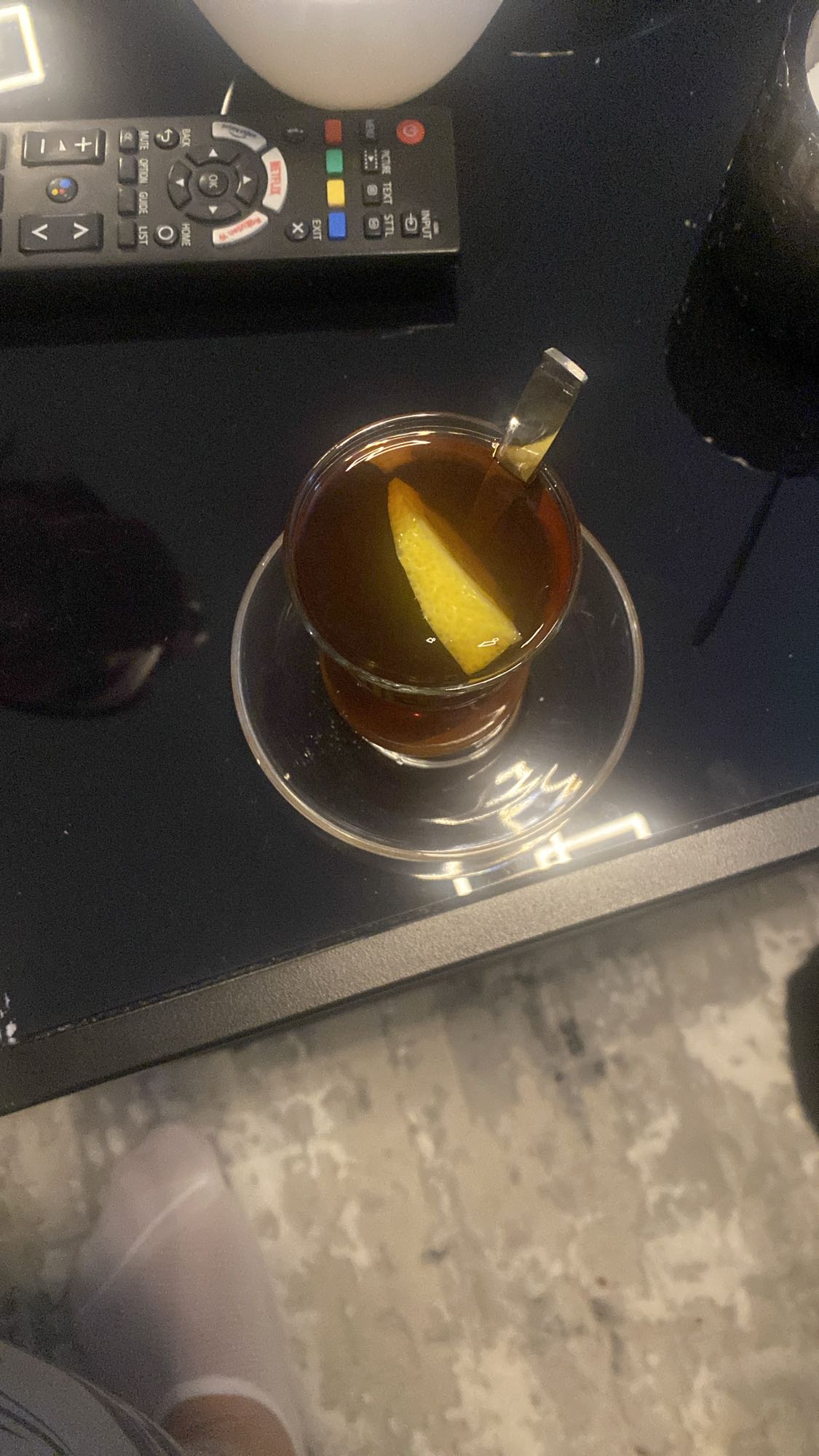 Çay ve limon dilimi