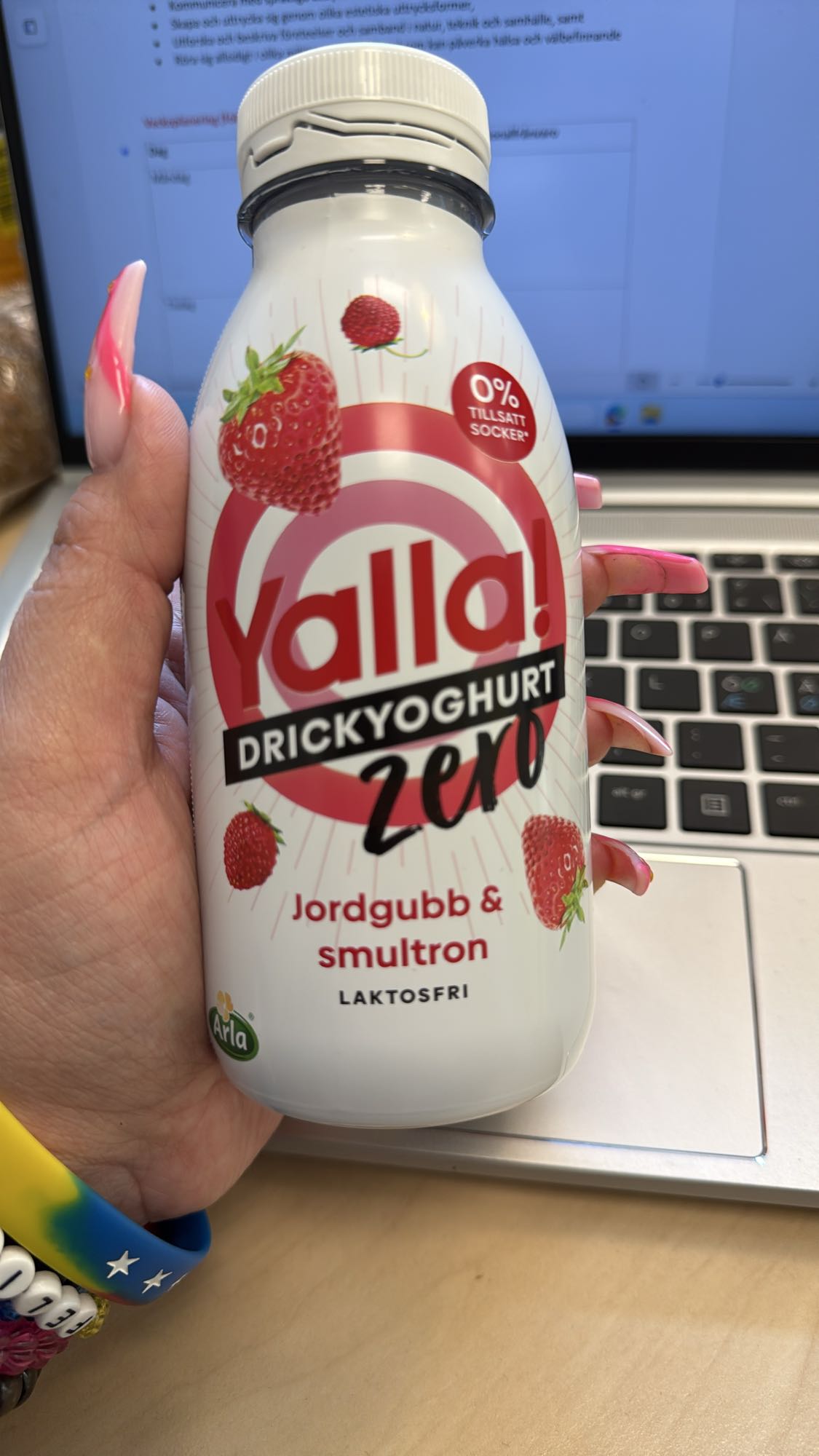 Yalla jordgubb yoghurt