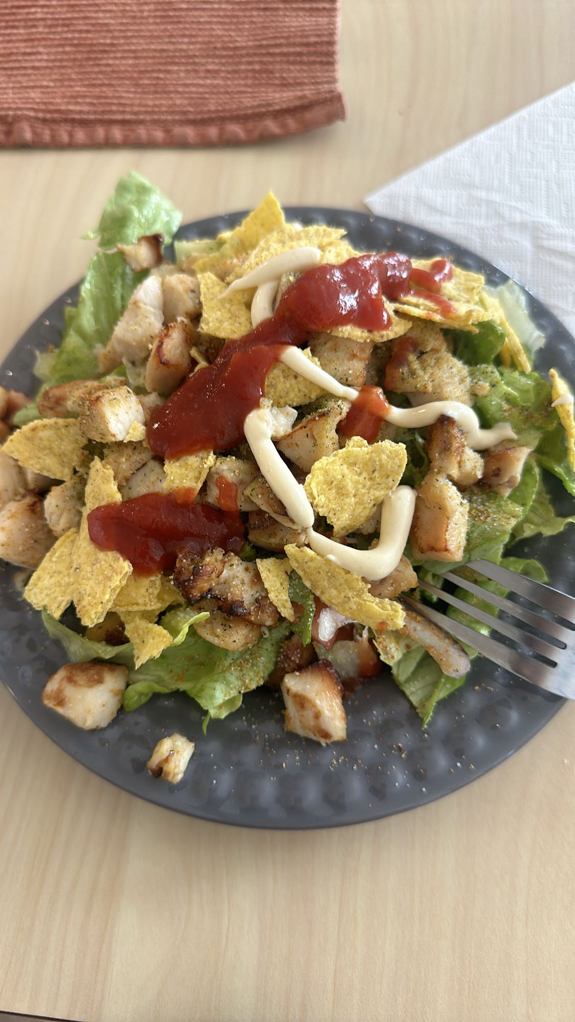 Kycklingsallad med sås