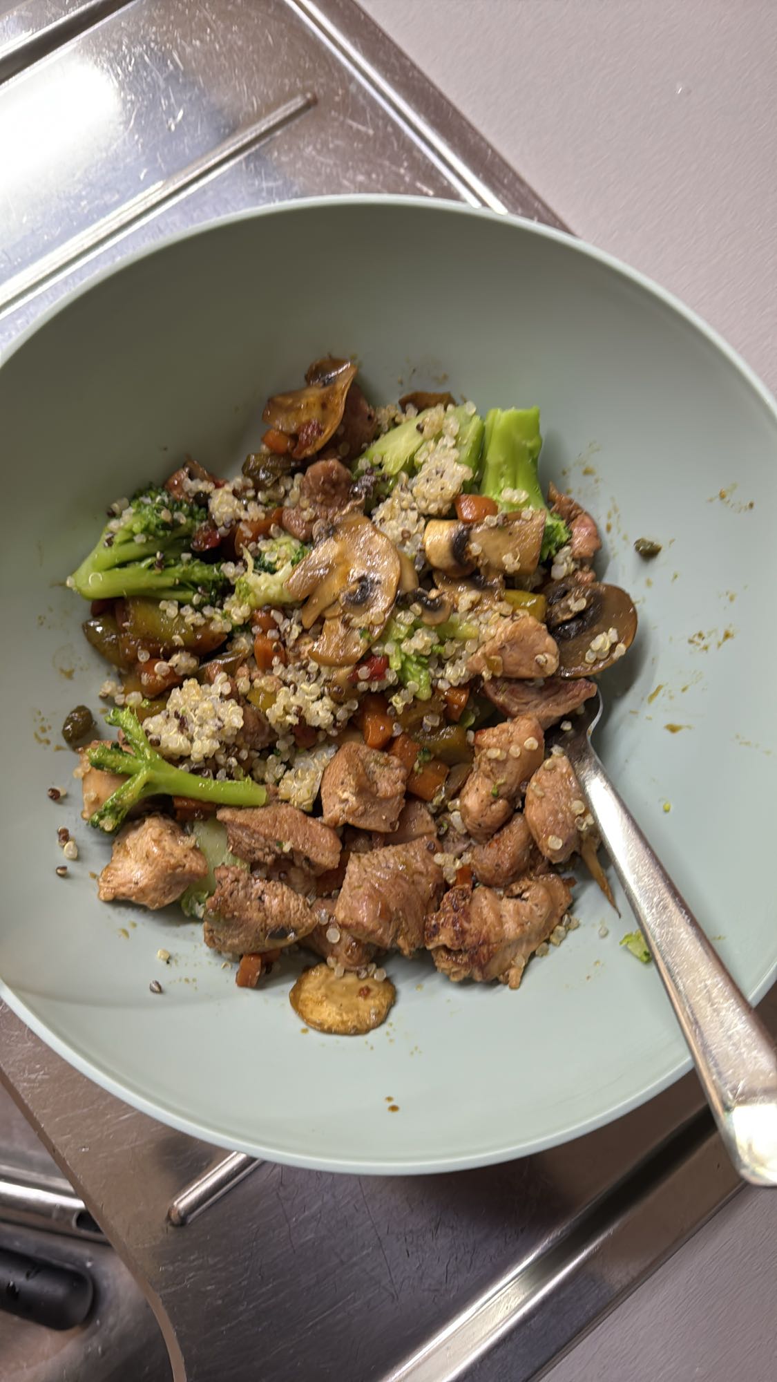 Salteado de quinoa y pavo