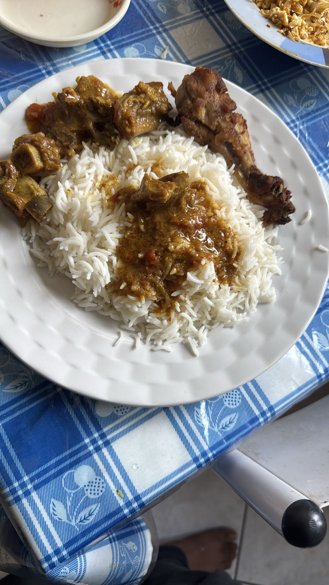 Riz avec viande en sauce